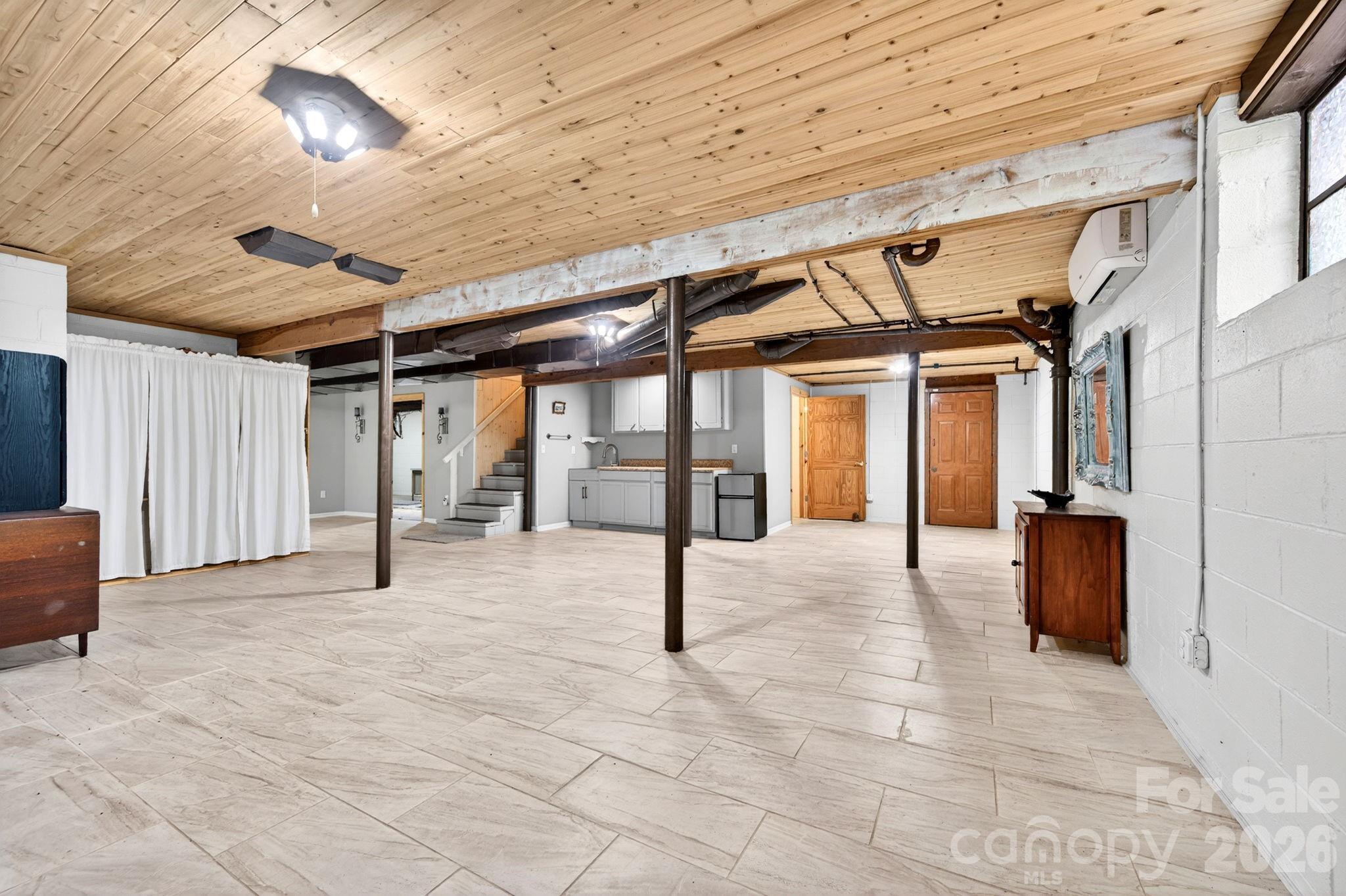 1 Oakwilde Drive — Asheville
