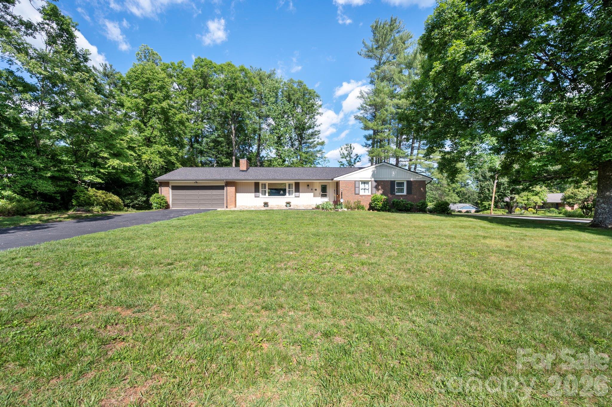 1 Oakwilde Drive — Asheville