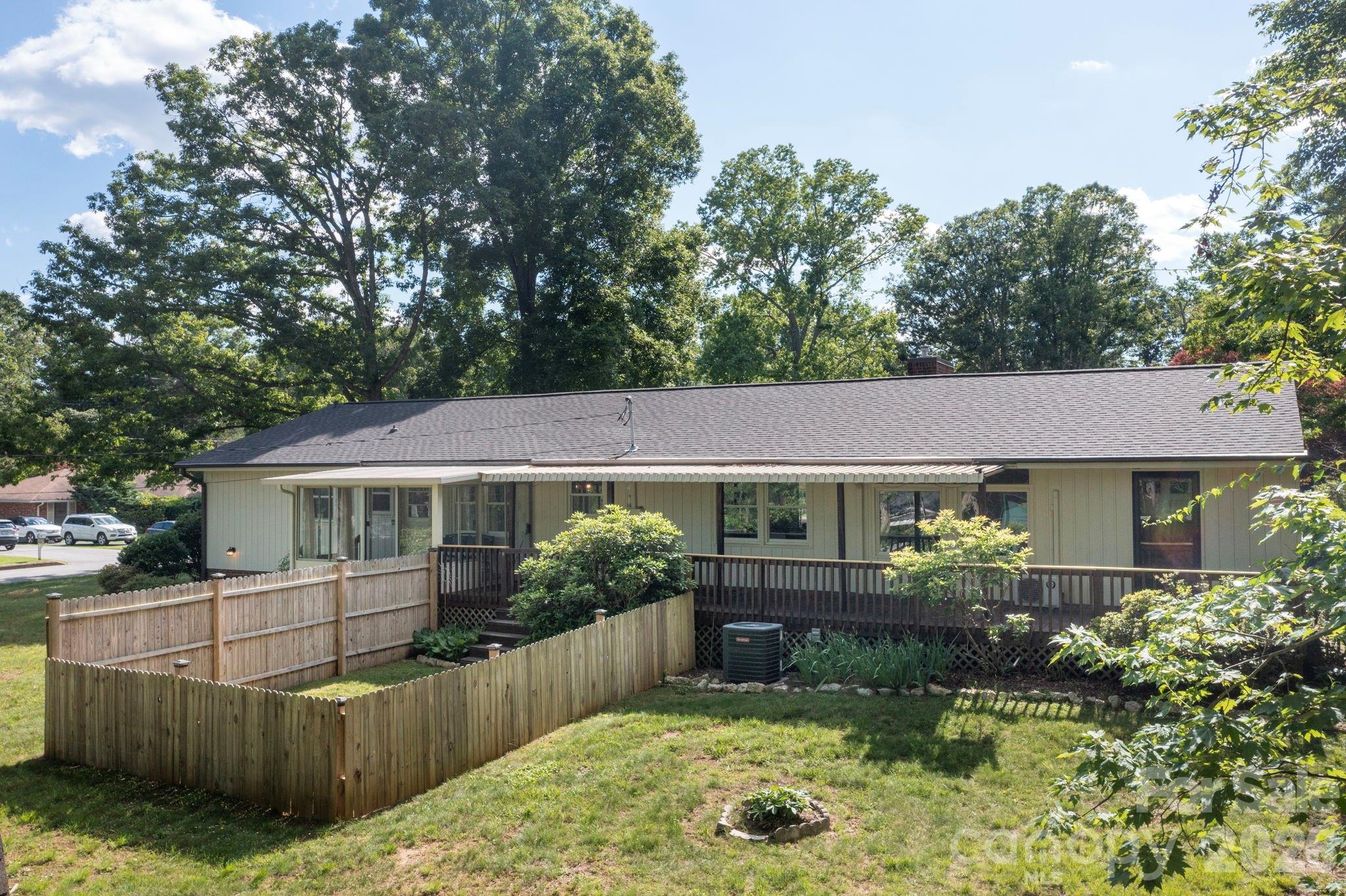1 Oakwilde Drive — Asheville