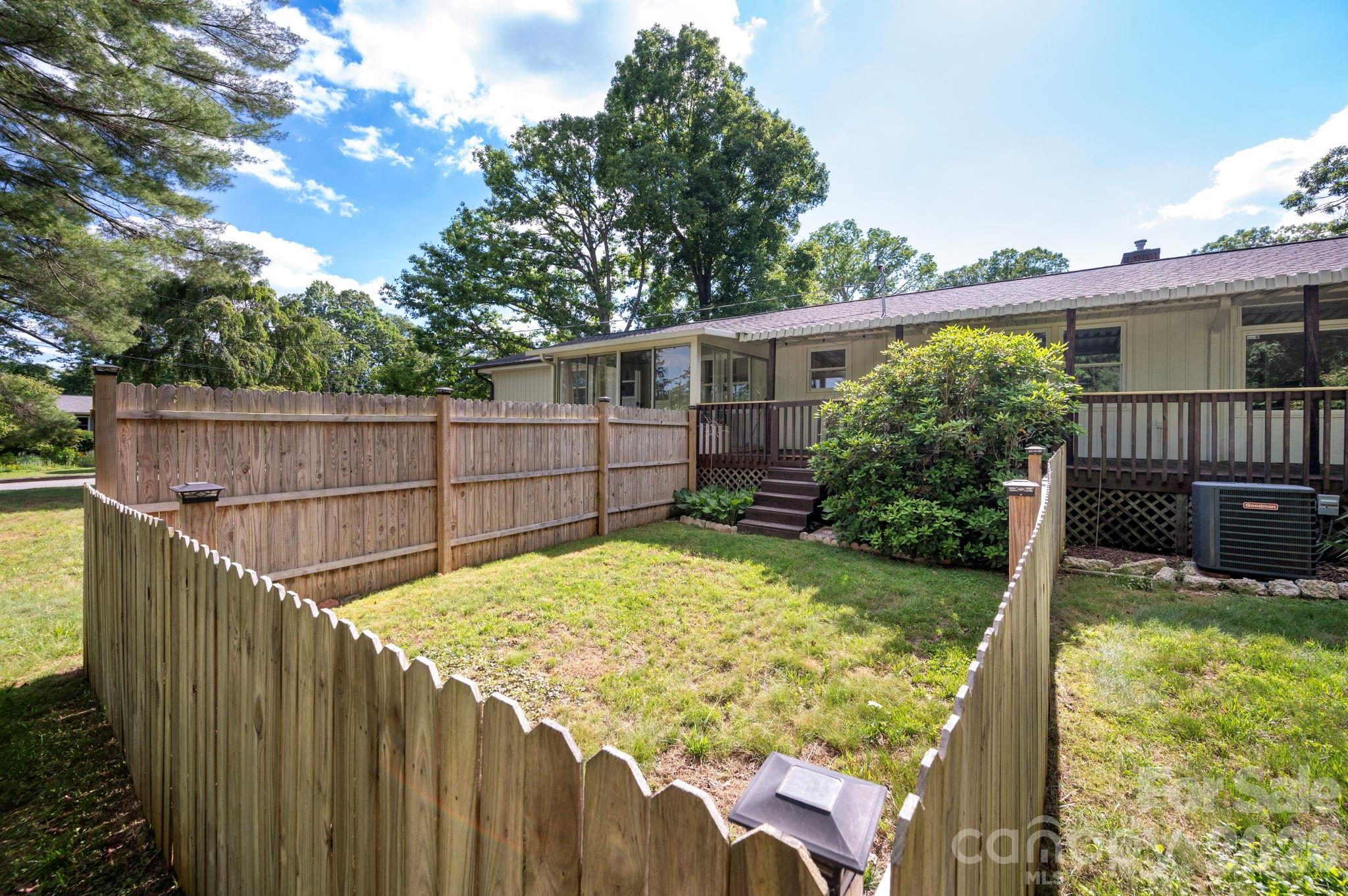 1 Oakwilde Drive — Asheville