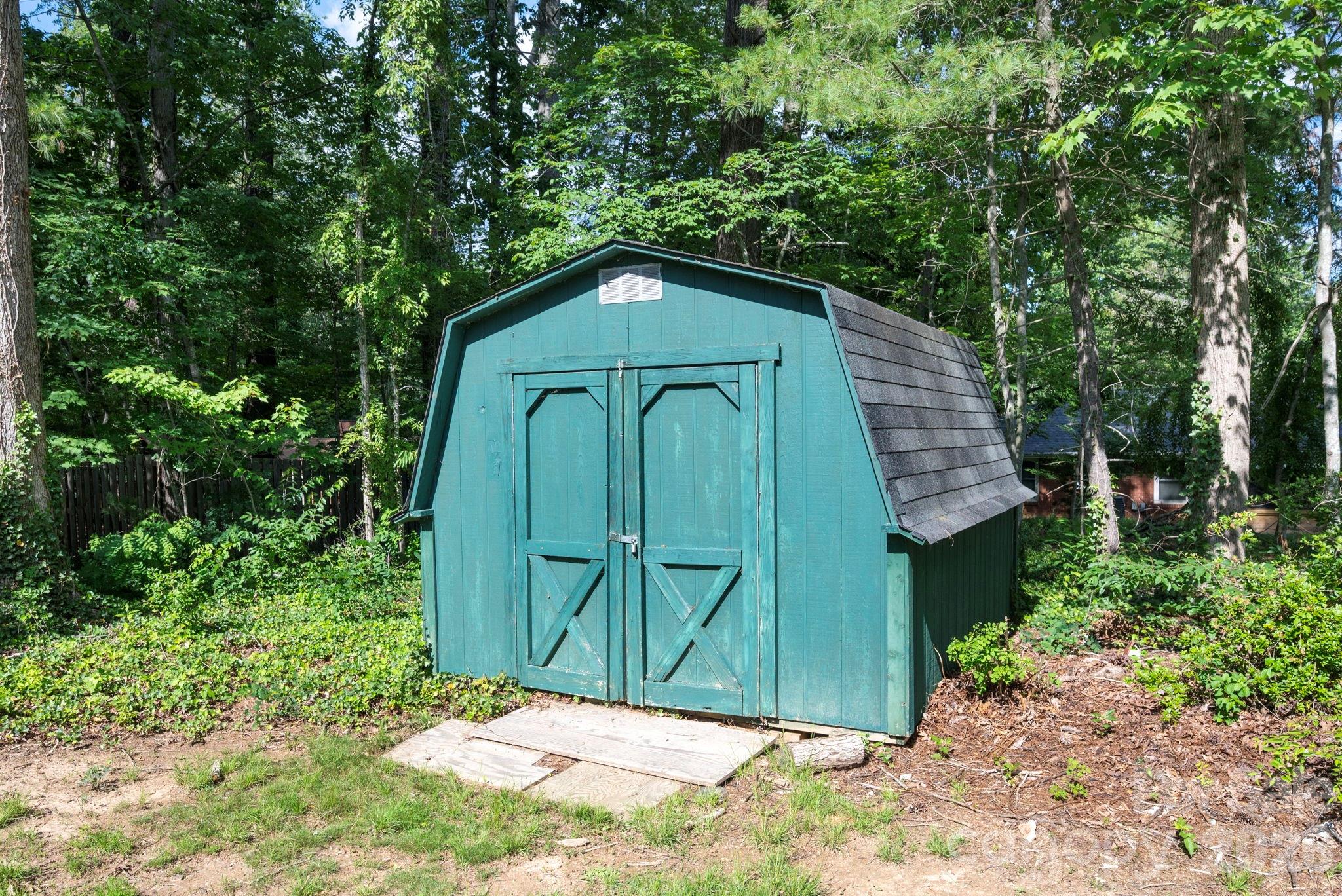 1 Oakwilde Drive — Asheville