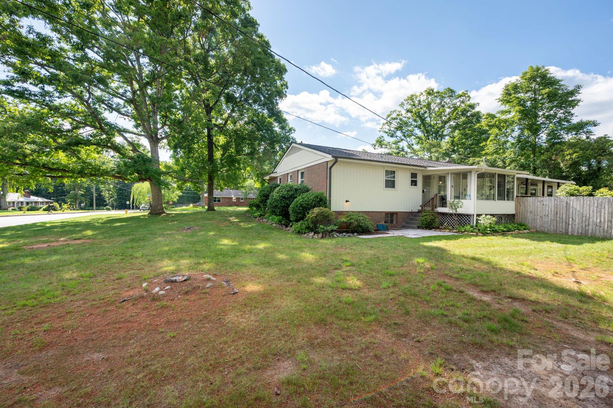 1 Oakwilde Drive — Asheville