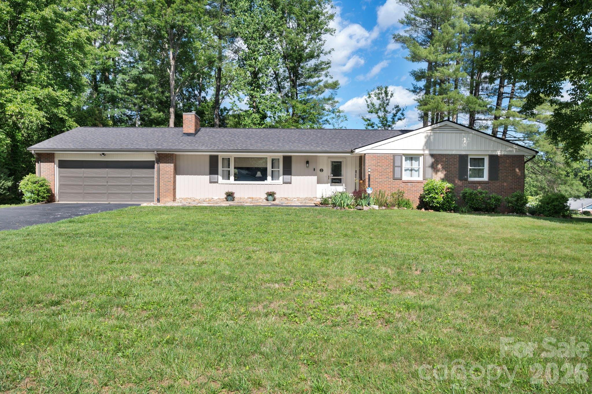 1 Oakwilde Drive — Asheville