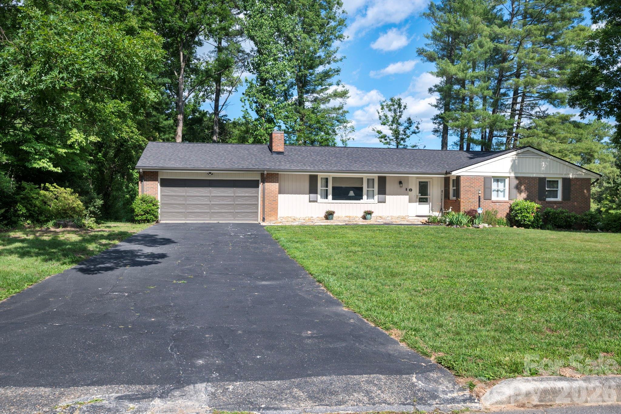 1 Oakwilde Drive — Asheville