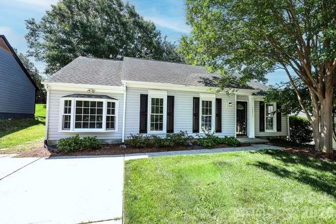 14011 Eden Court — Pineville