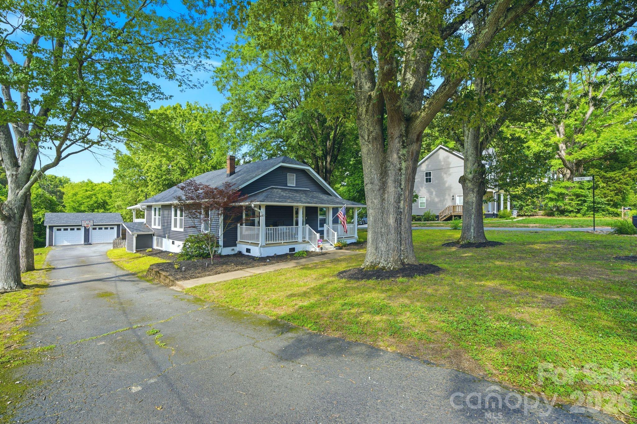 235 N Beaver Street — Landis