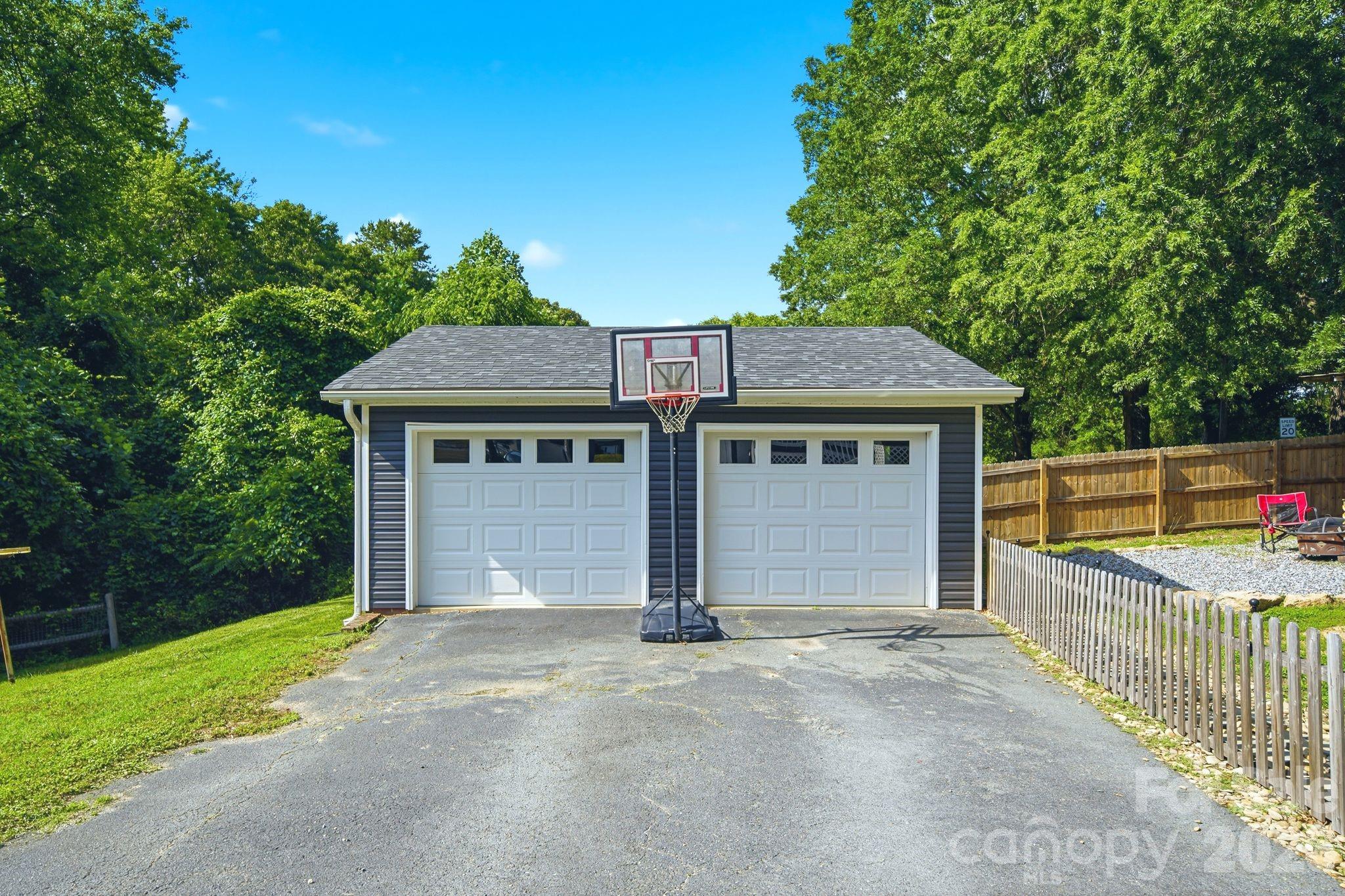 235 N Beaver Street — Landis
