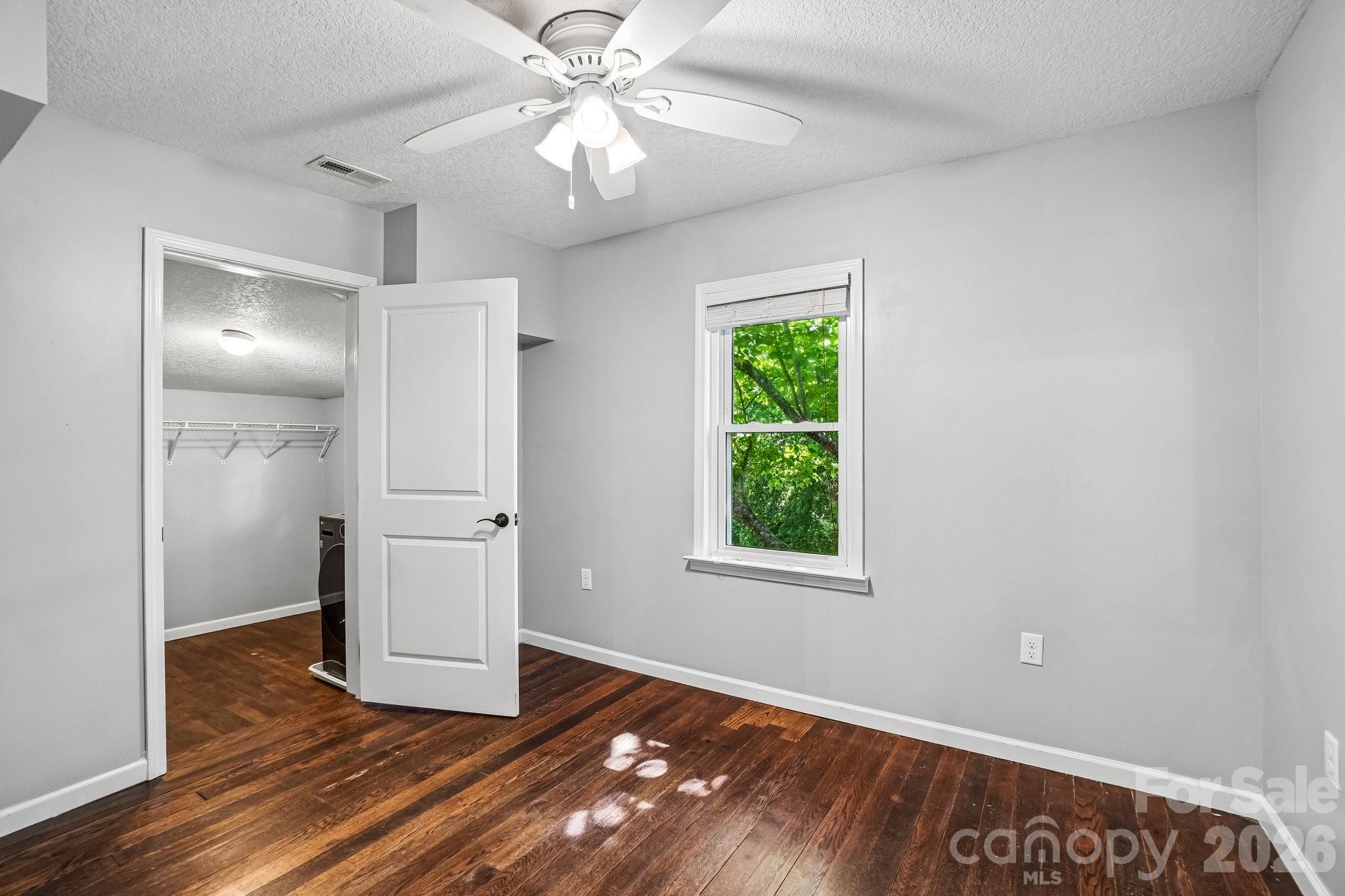 3 View Street — Asheville