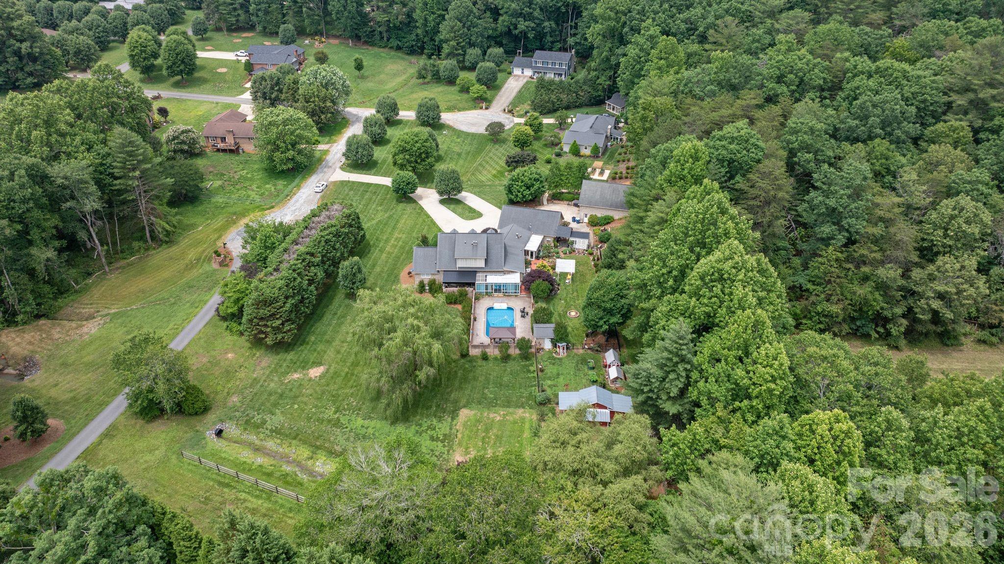 401 Redwood Court — Lenoir