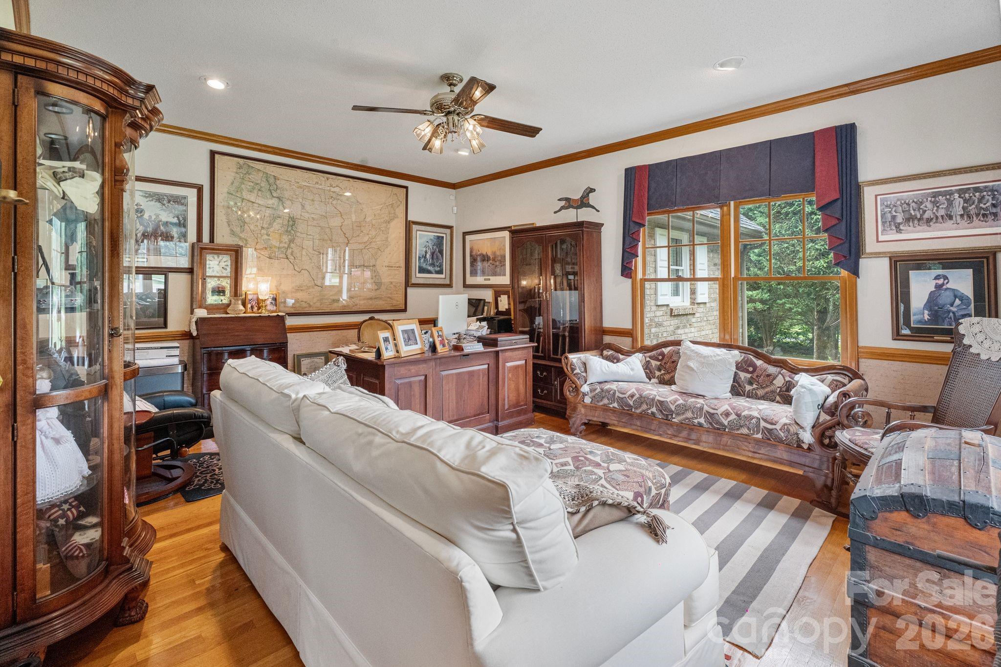 401 Redwood Court — Lenoir