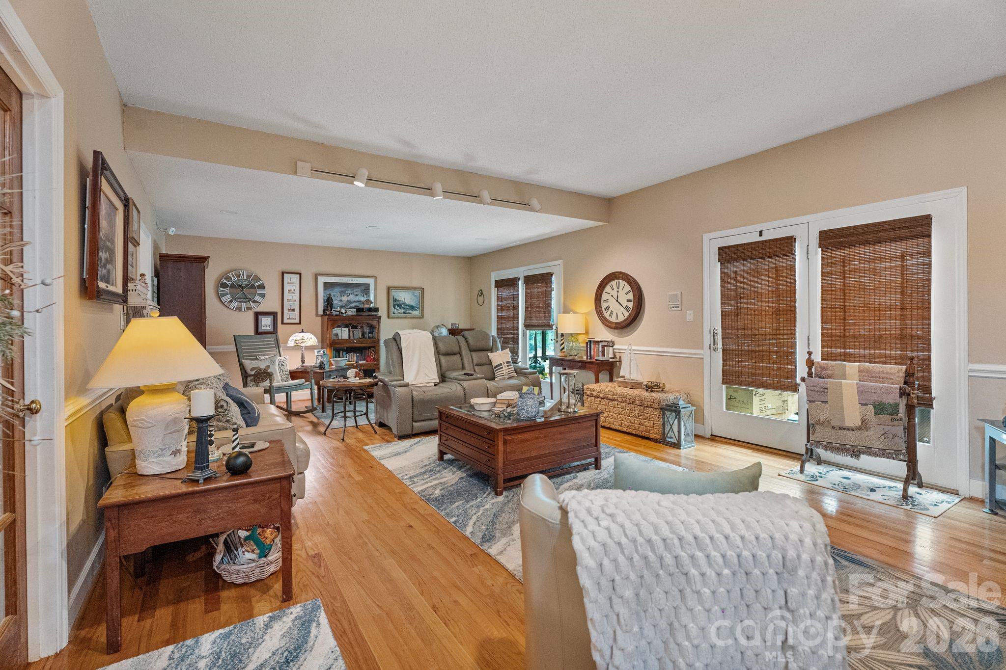 401 Redwood Court — Lenoir