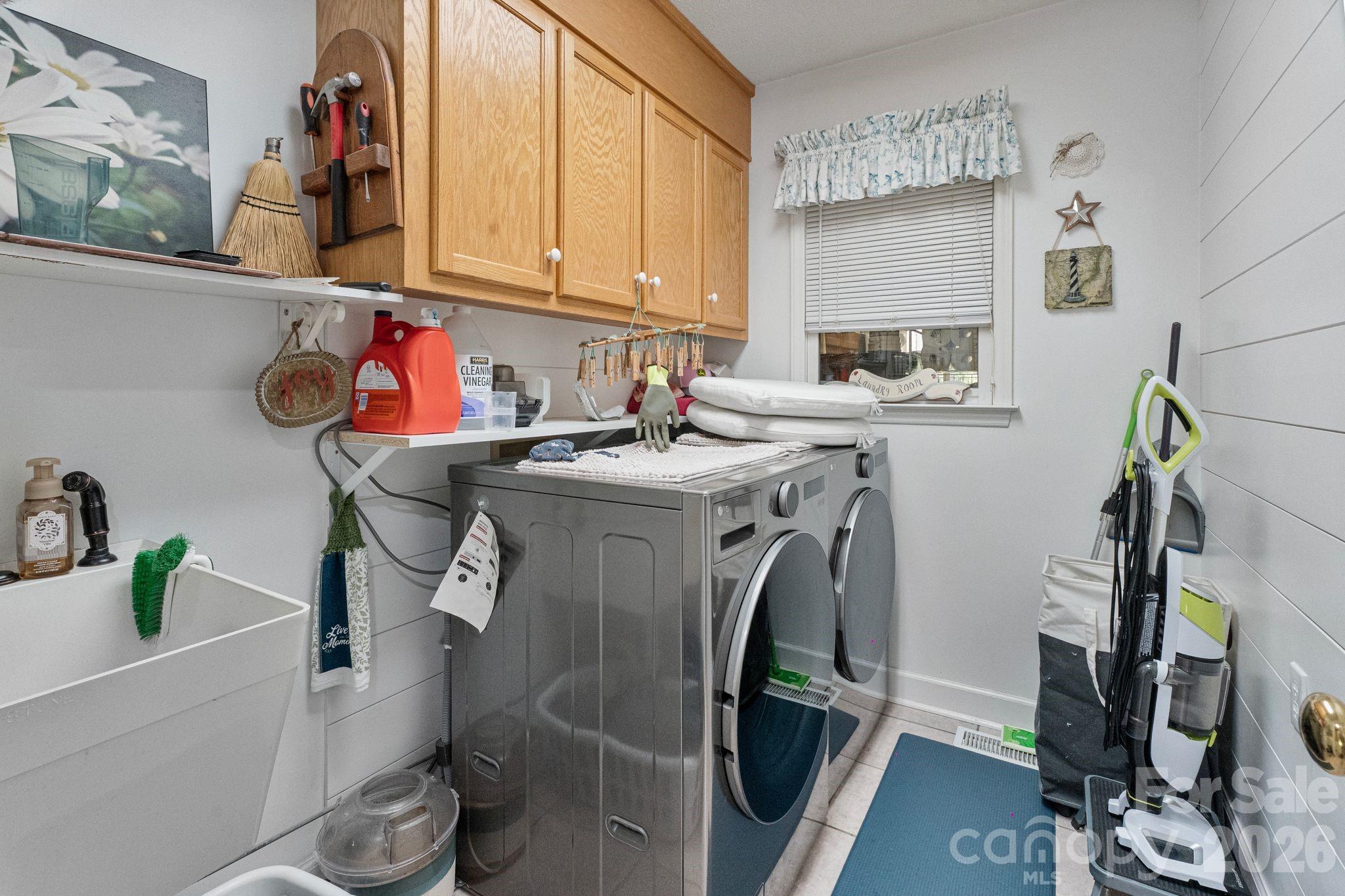 401 Redwood Court — Lenoir