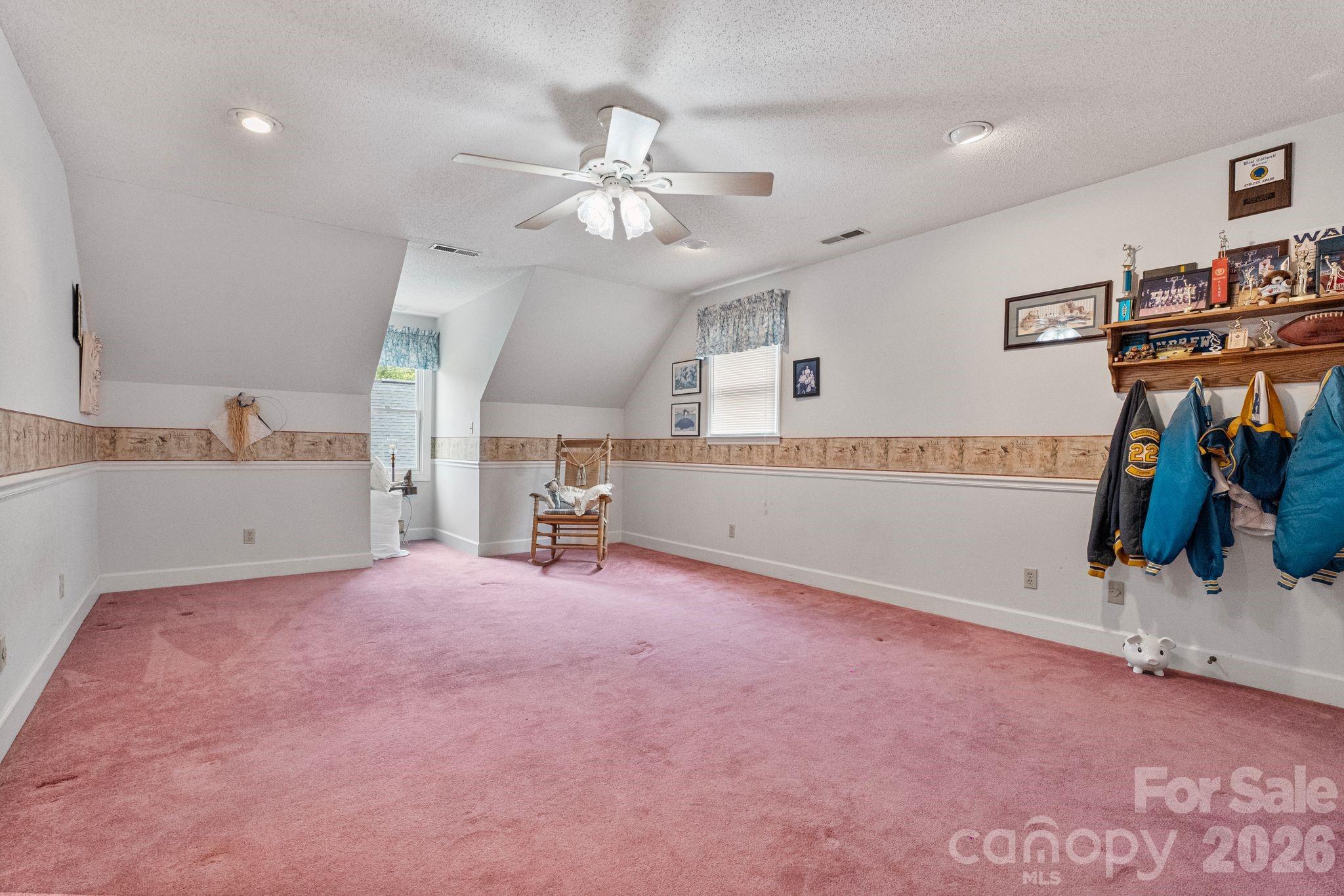 401 Redwood Court — Lenoir
