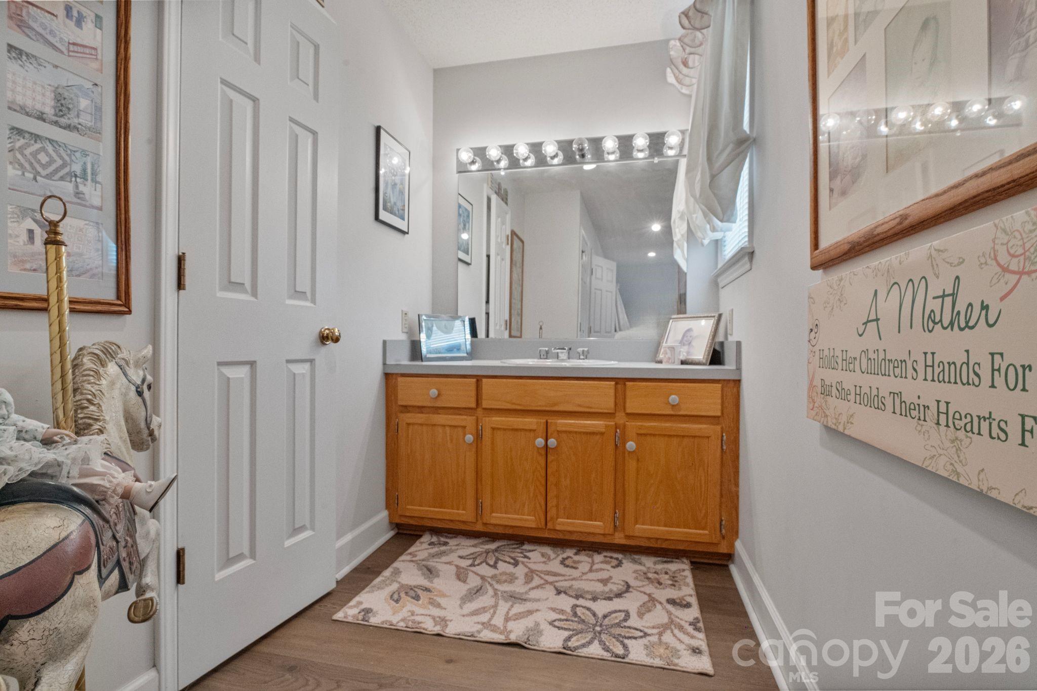 401 Redwood Court — Lenoir