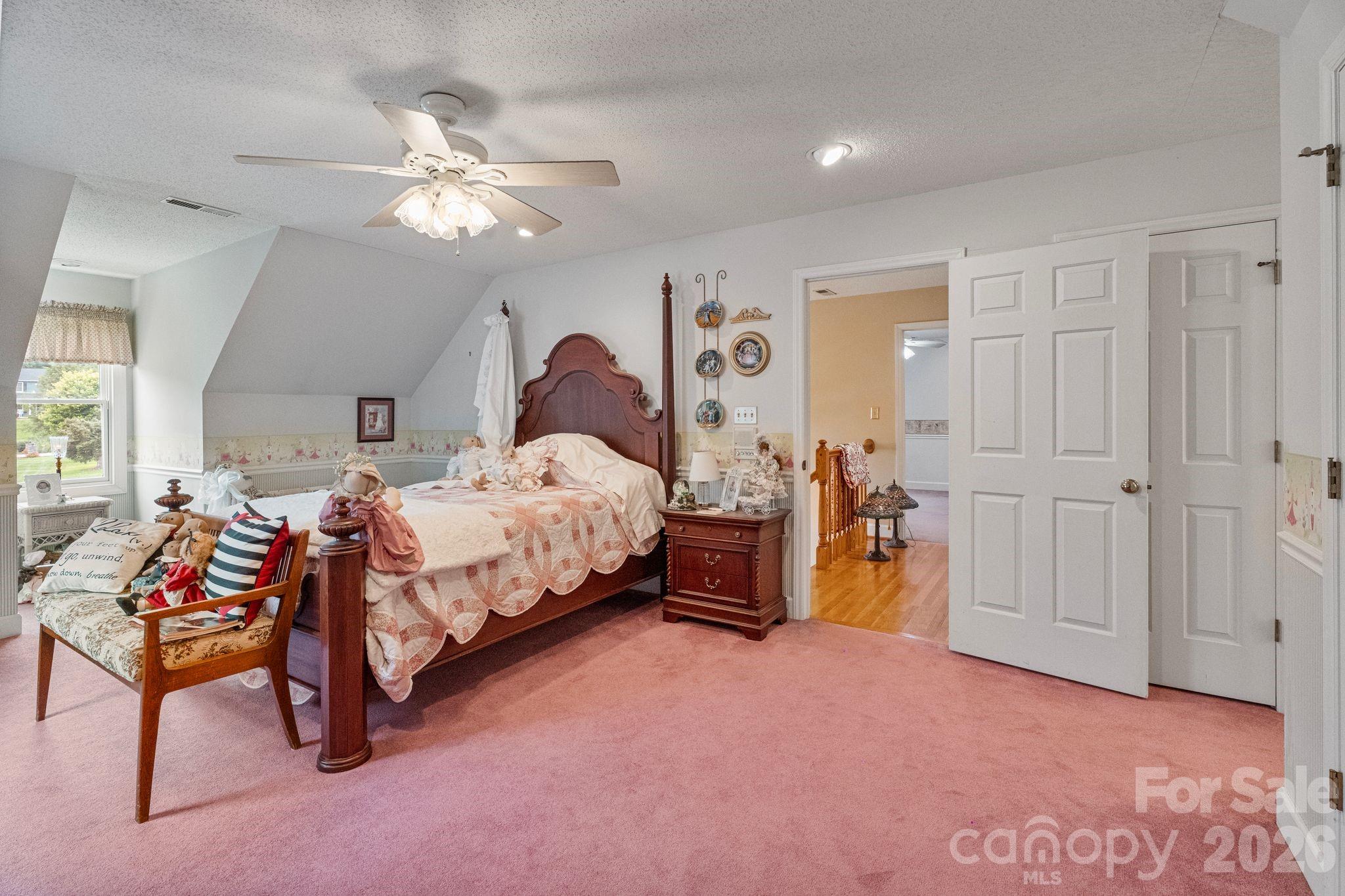 401 Redwood Court — Lenoir