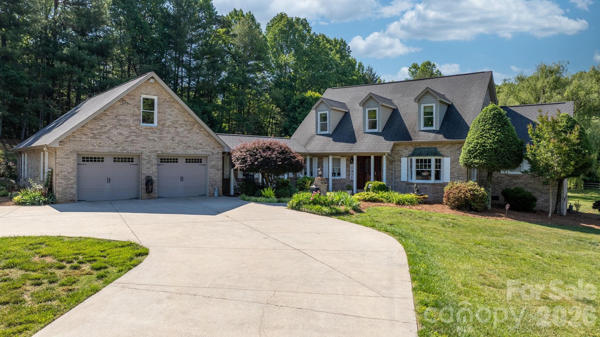 401 Redwood Court — Lenoir