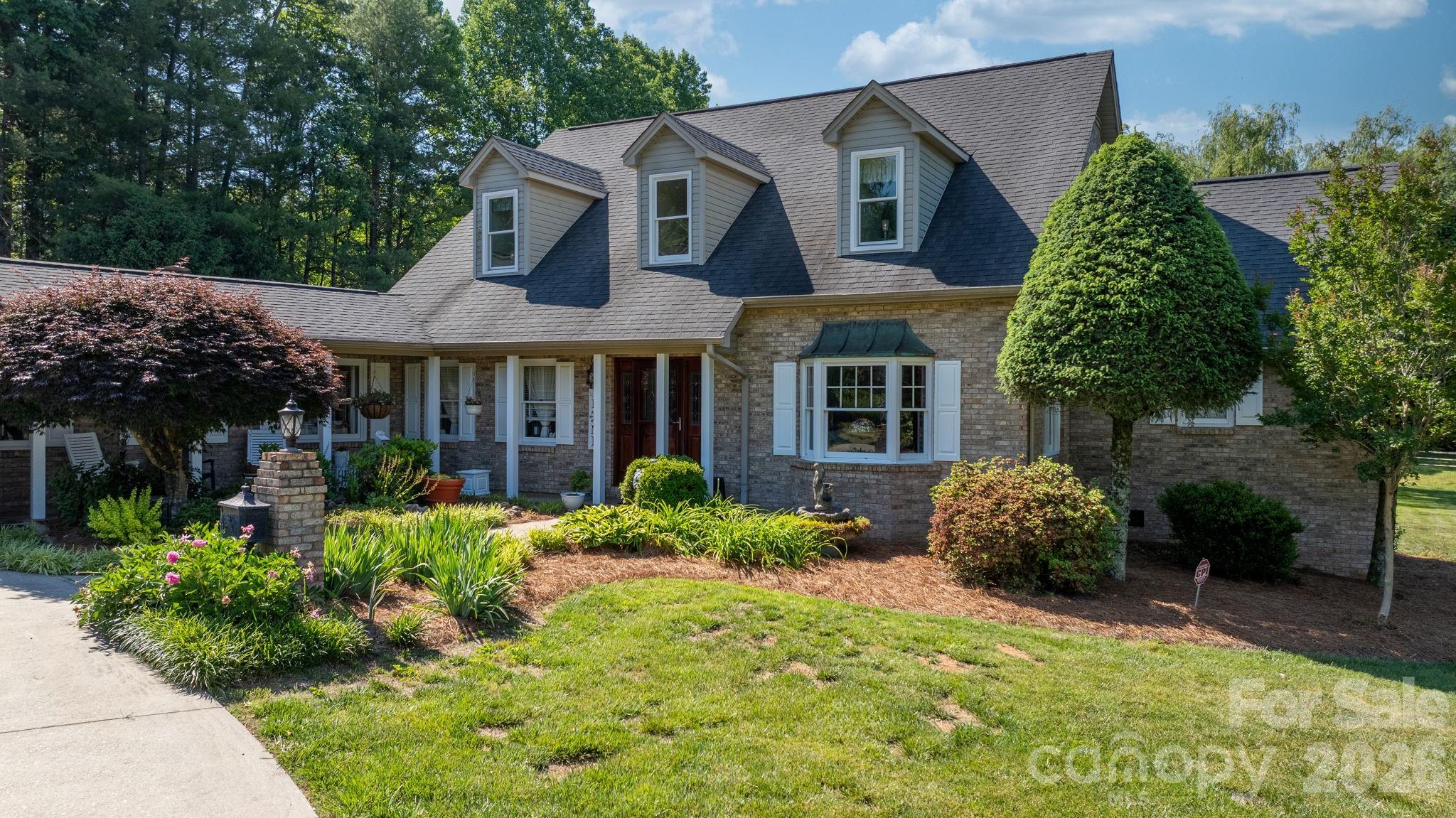 401 Redwood Court — Lenoir