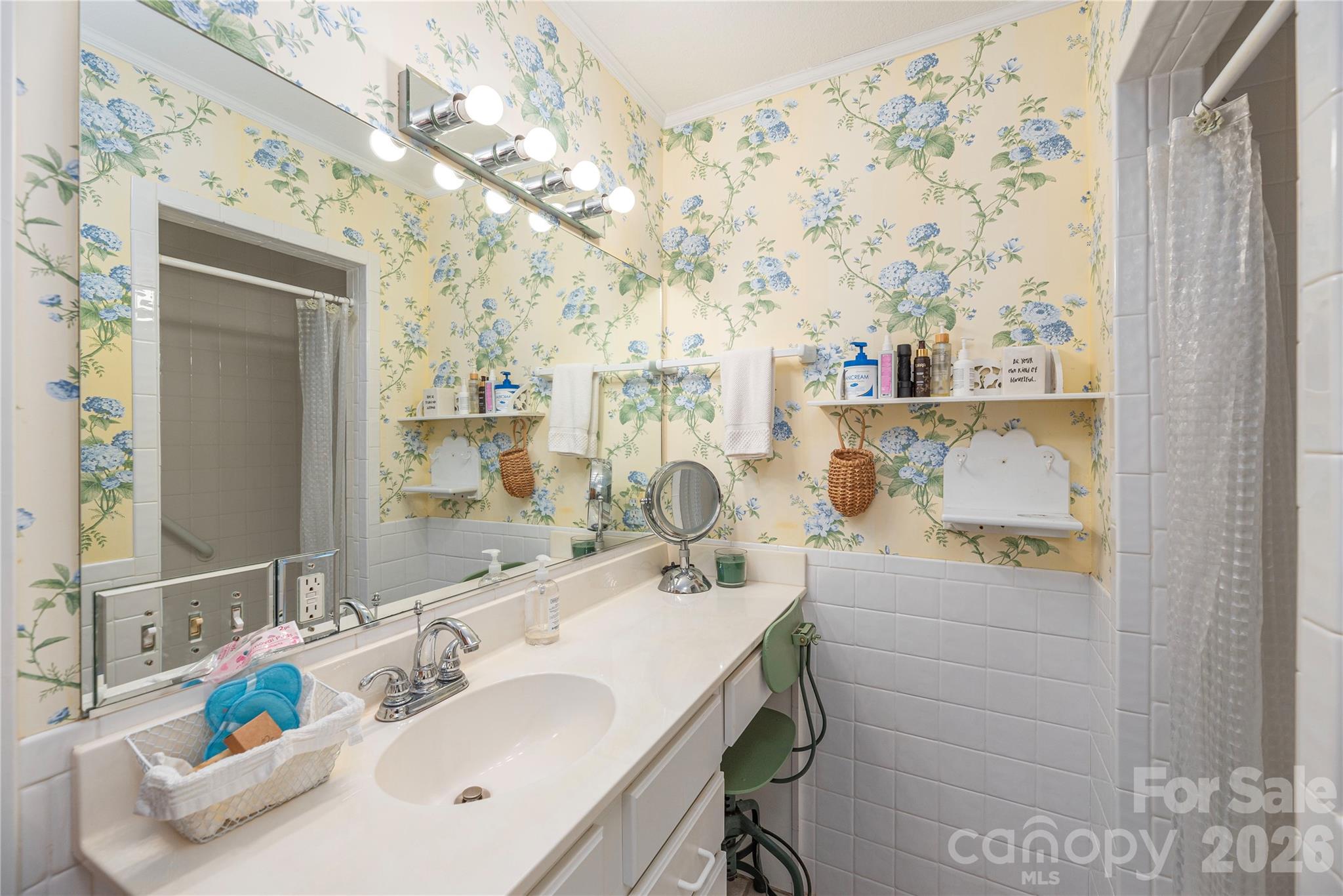 868 Cabin Flats Road — Cullowhee