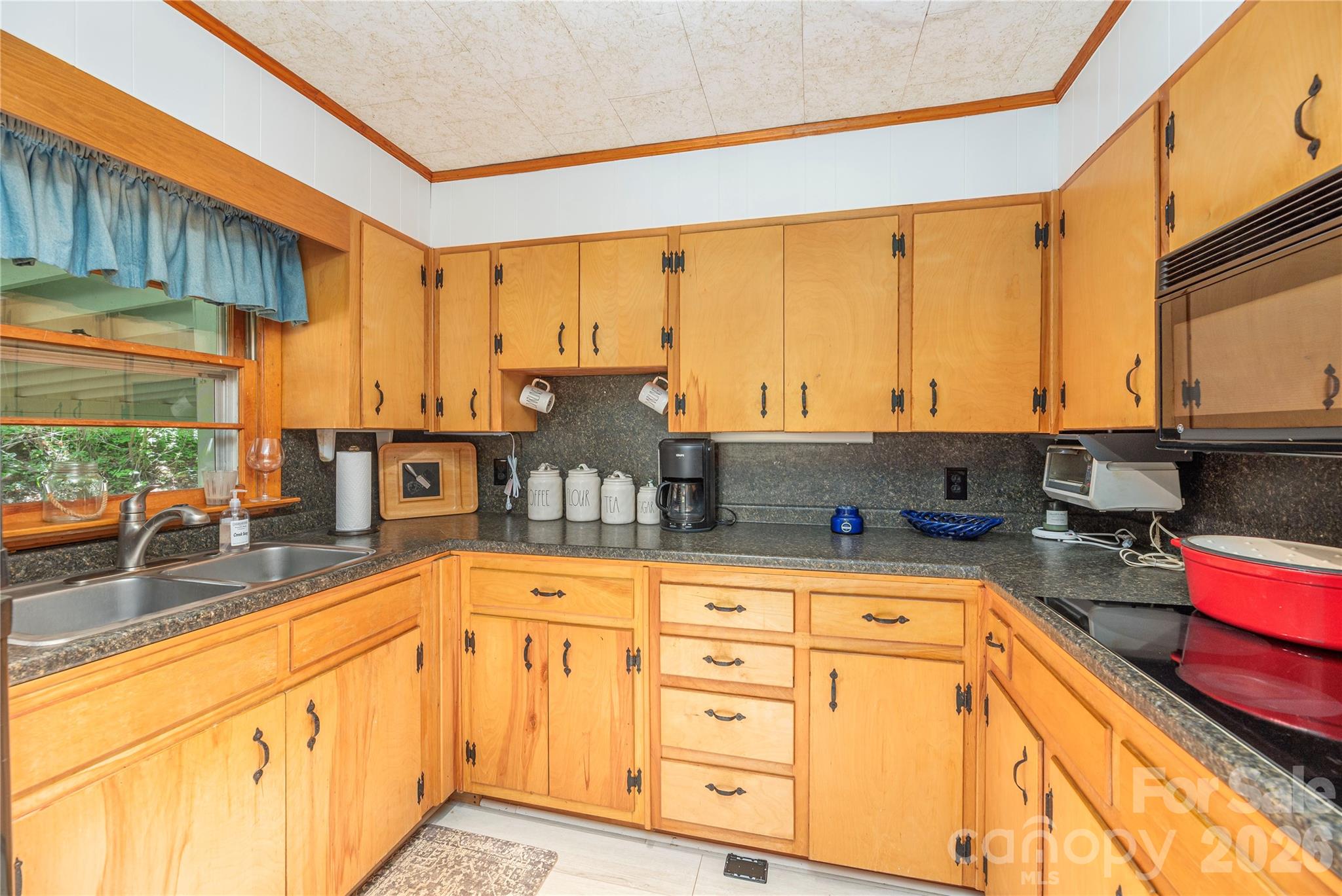 868 Cabin Flats Road — Cullowhee