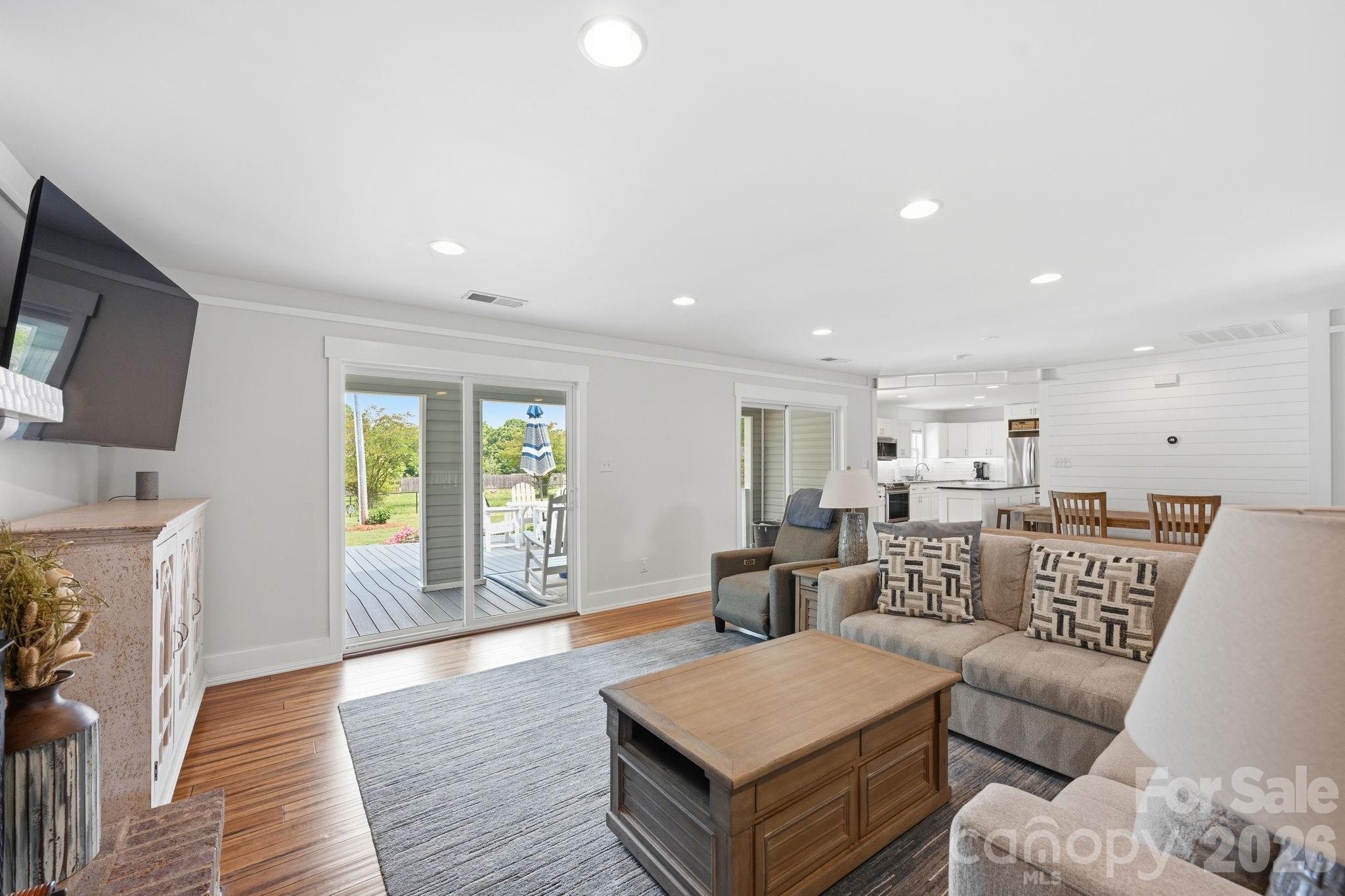 12109 Eastfield Road — Huntersville