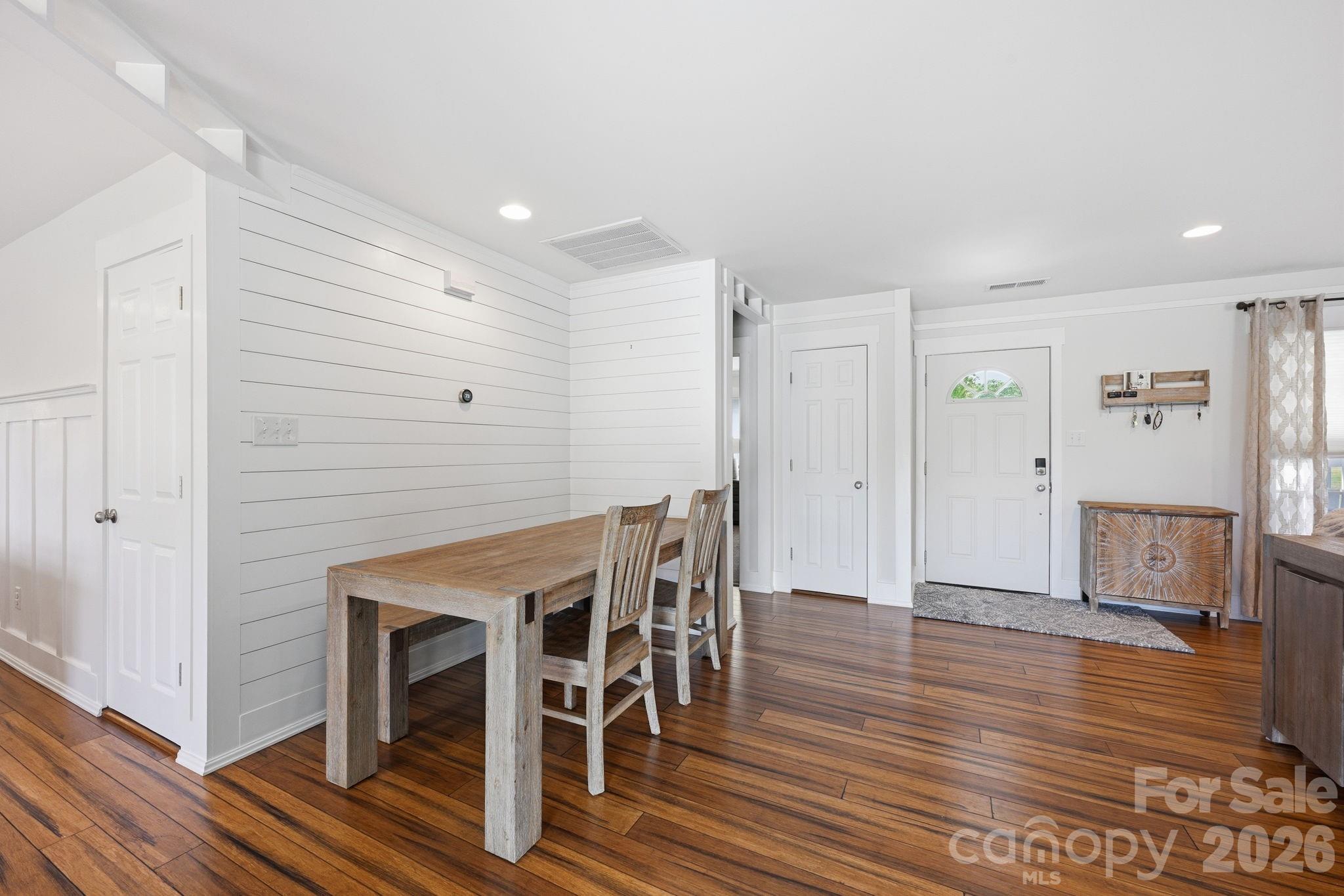 12109 Eastfield Road — Huntersville