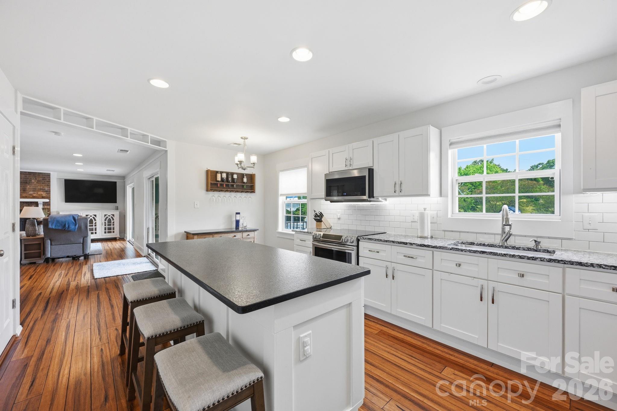12109 Eastfield Road — Huntersville