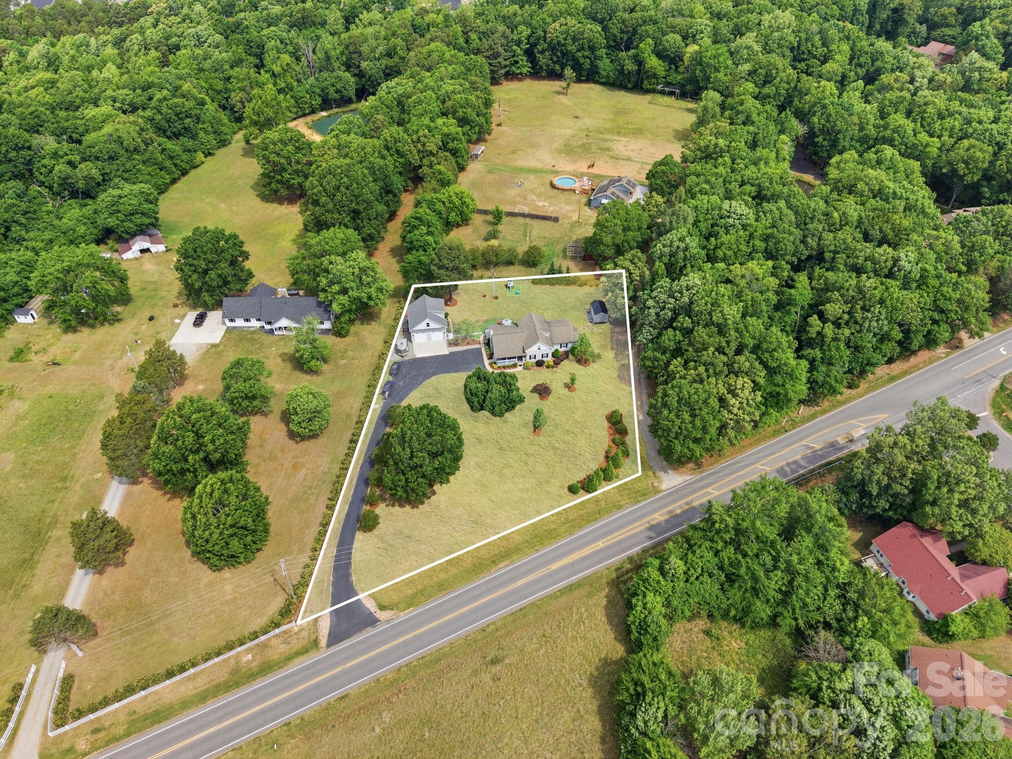 12109 Eastfield Road — Huntersville