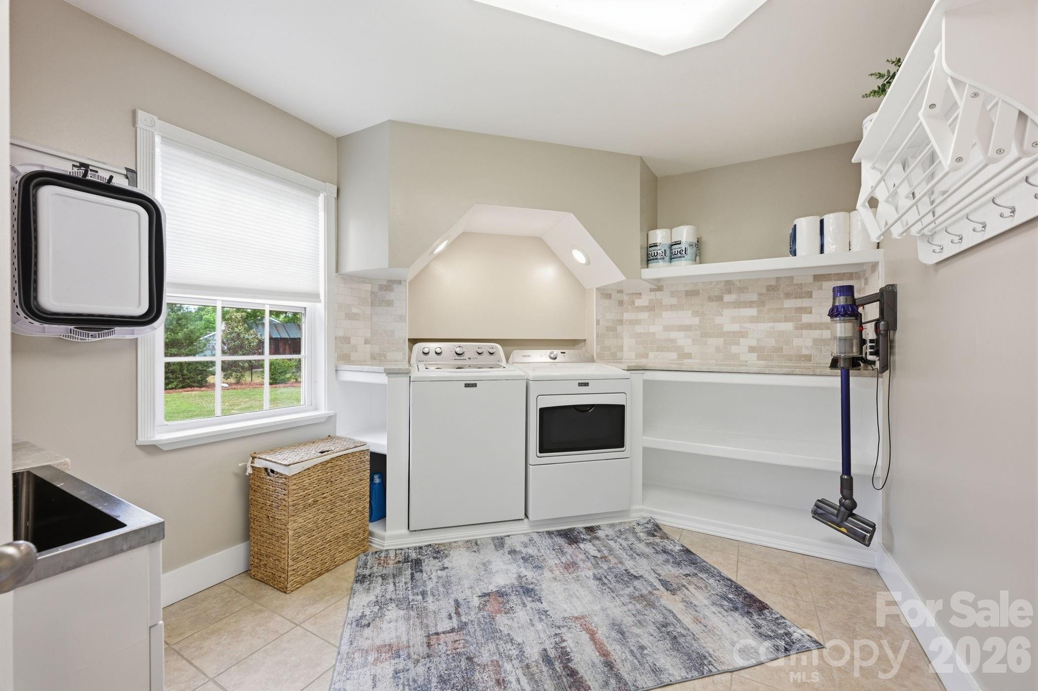12109 Eastfield Road — Huntersville