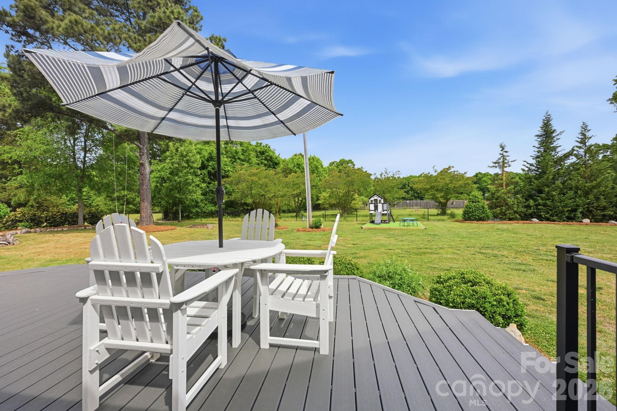12109 Eastfield Road — Huntersville
