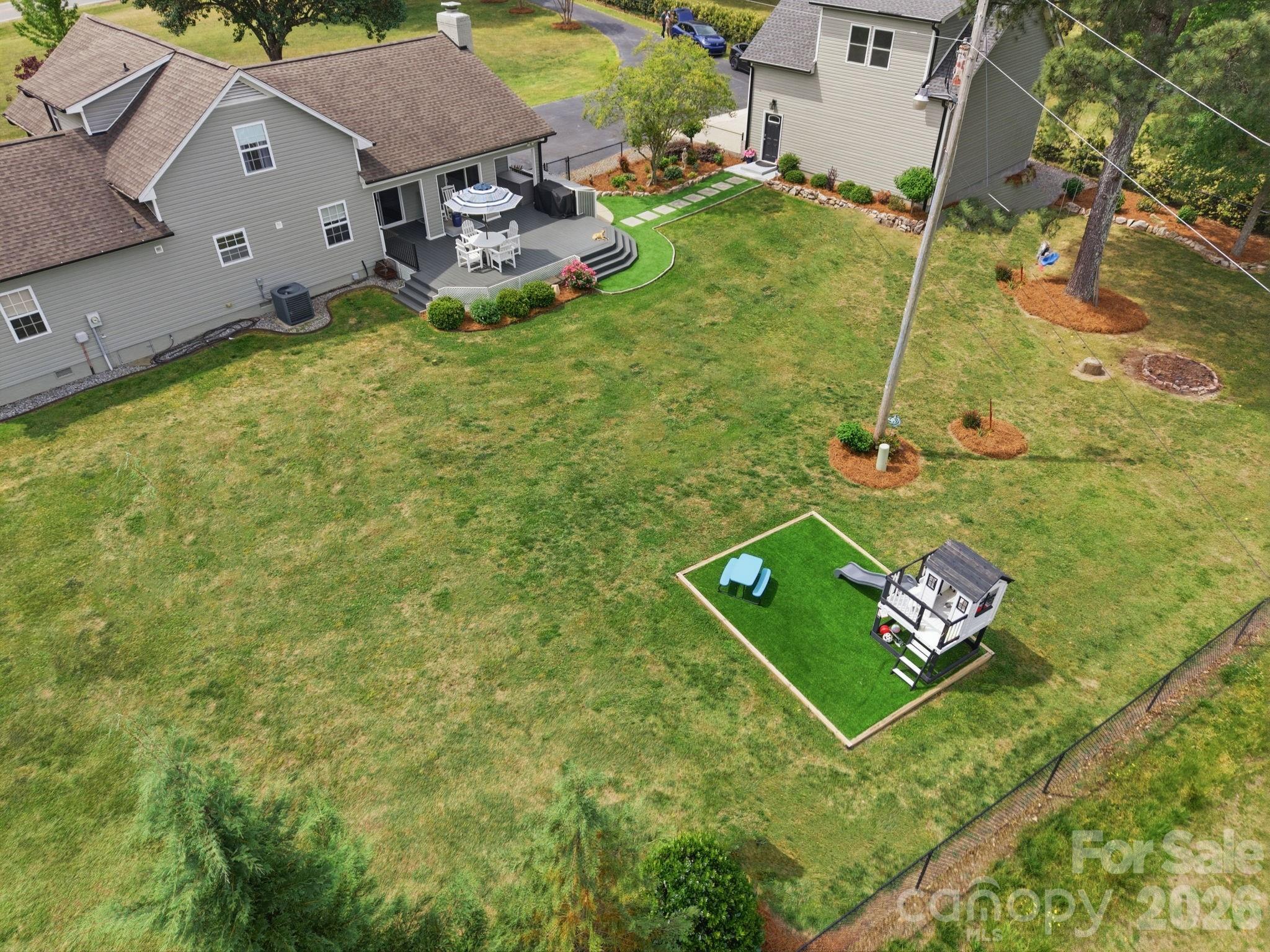 12109 Eastfield Road — Huntersville