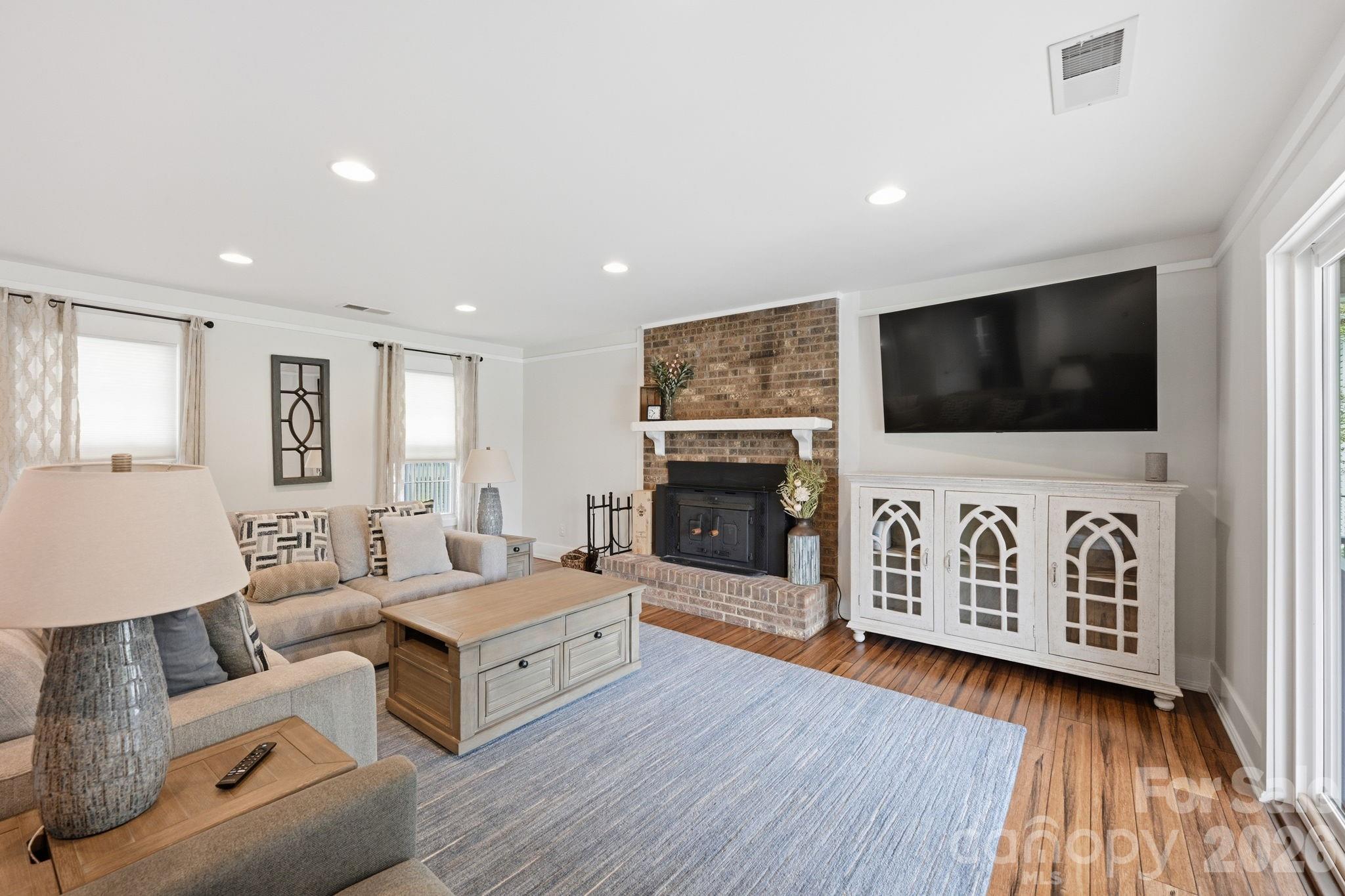 12109 Eastfield Road — Huntersville