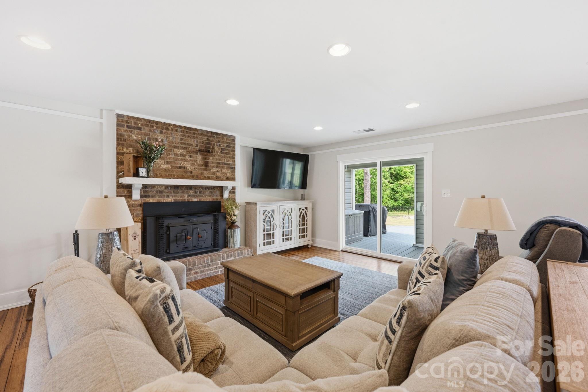 12109 Eastfield Road — Huntersville