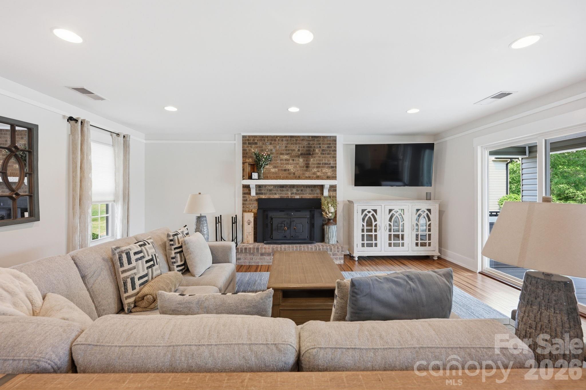 12109 Eastfield Road — Huntersville