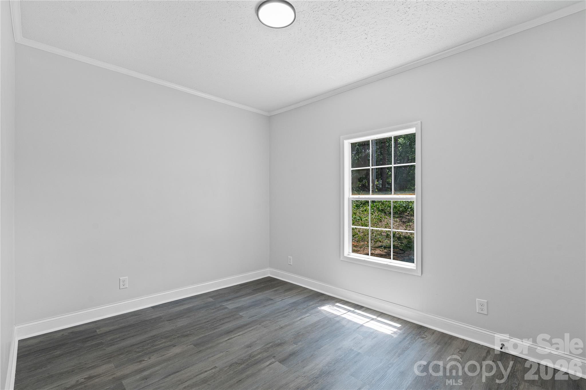 102 E WILKINS Street — Dallas