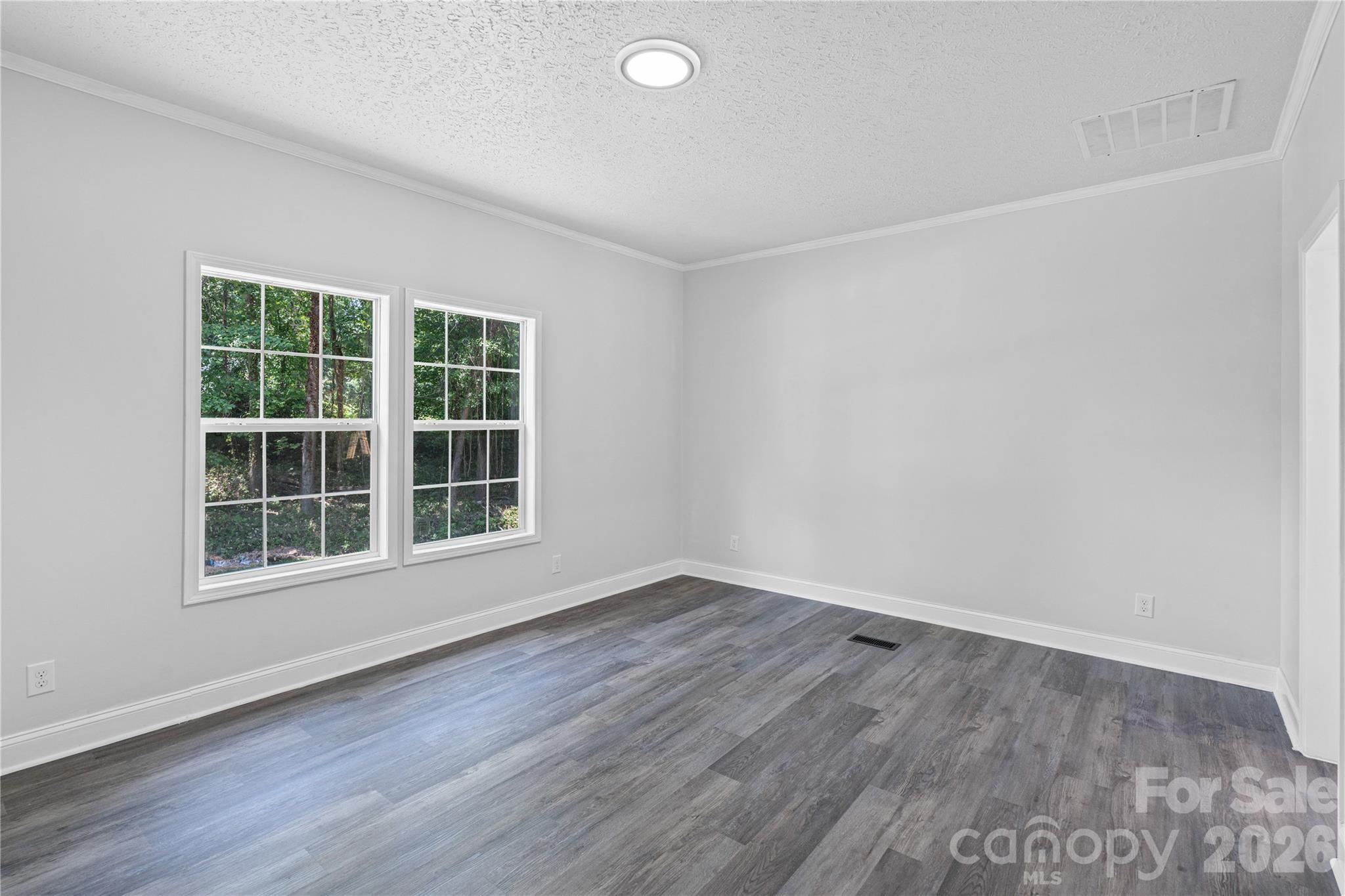 102 E WILKINS Street — Dallas