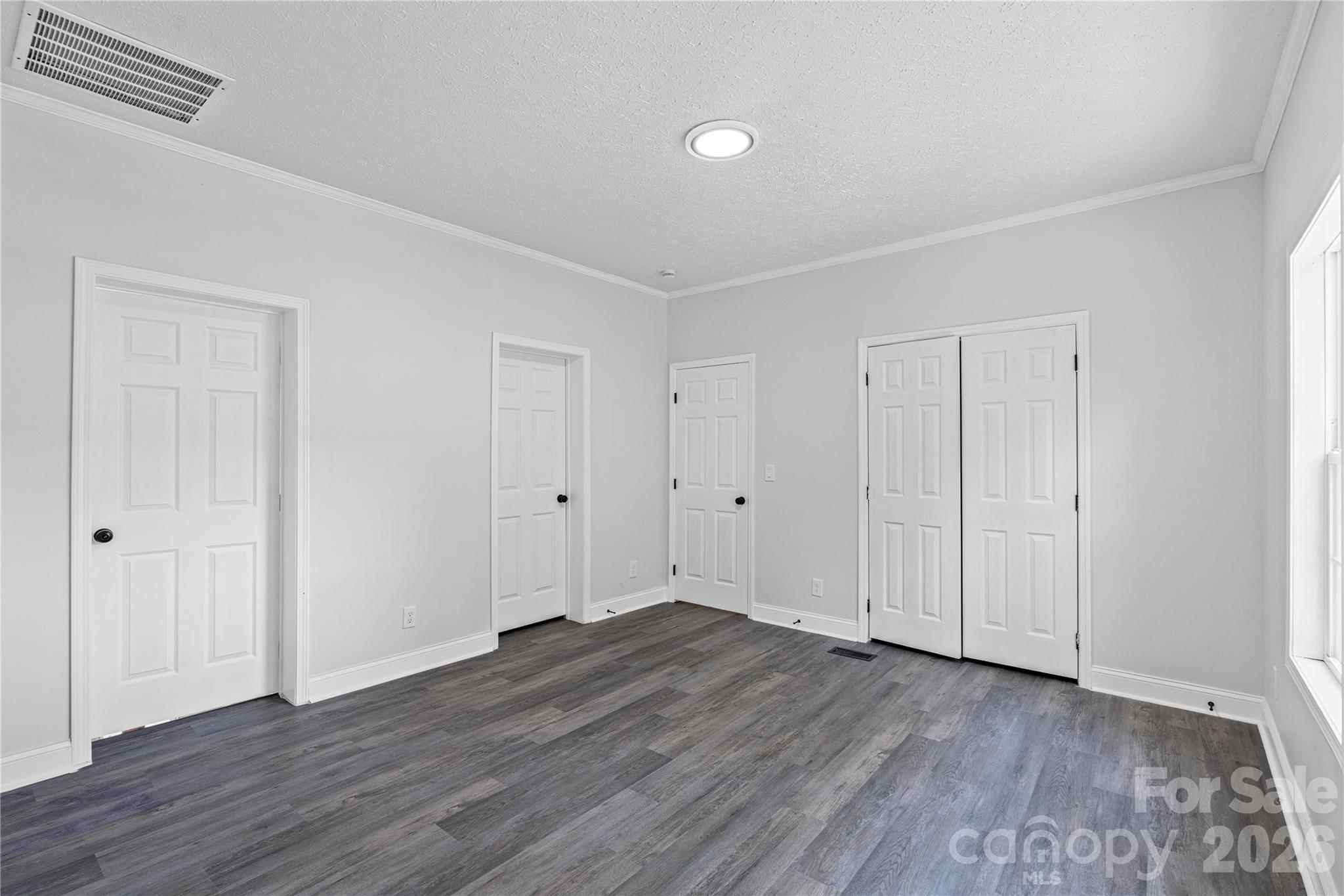 102 E WILKINS Street — Dallas