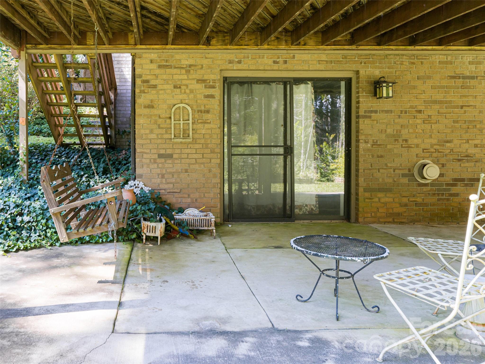 40 Applecross Road — Weaverville