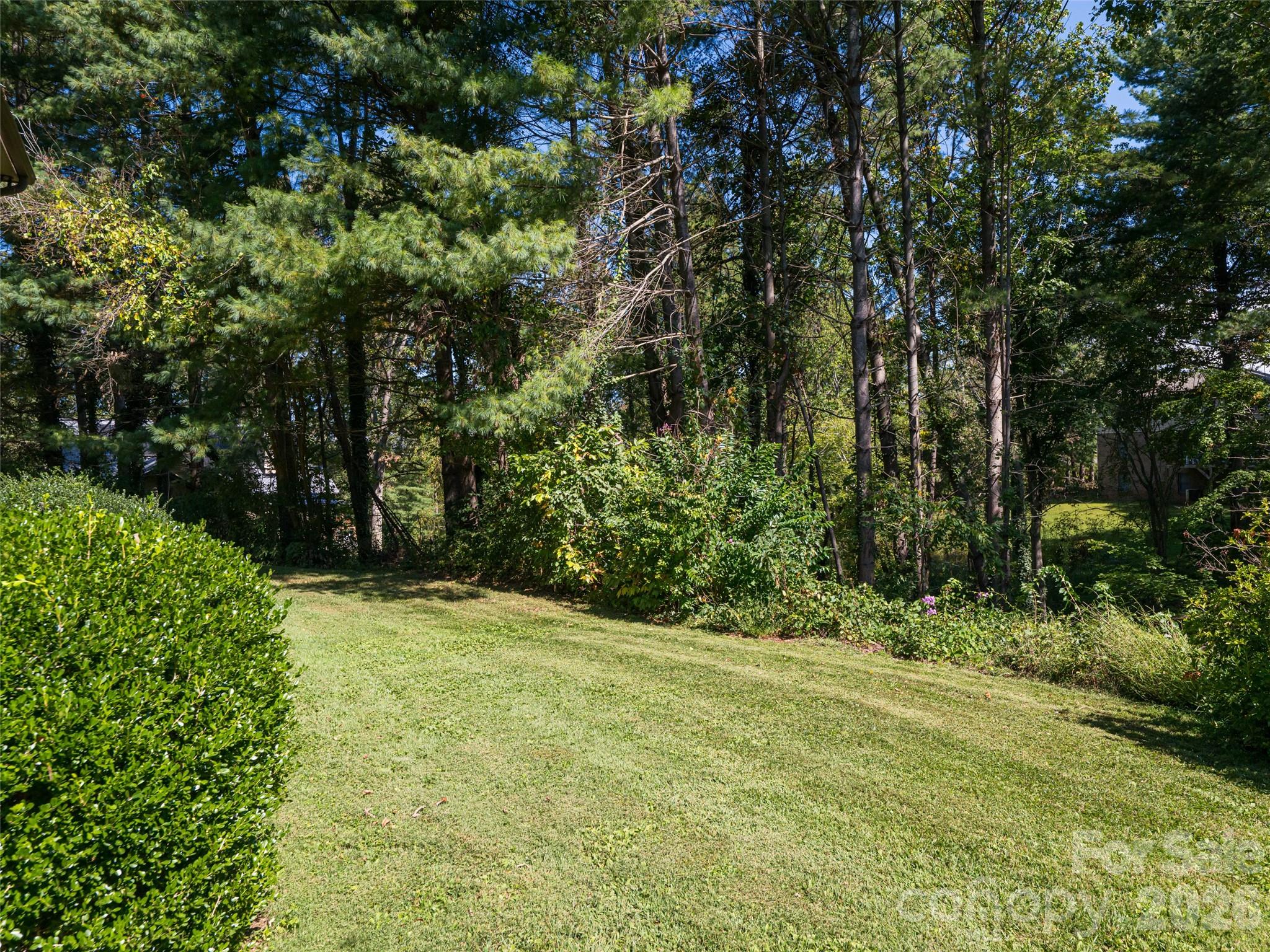 40 Applecross Road — Weaverville