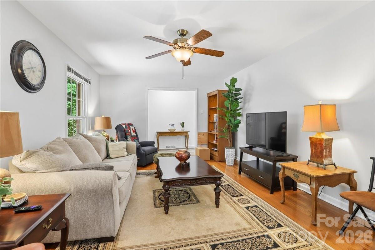 13507 Four Oaks Lane — Matthews