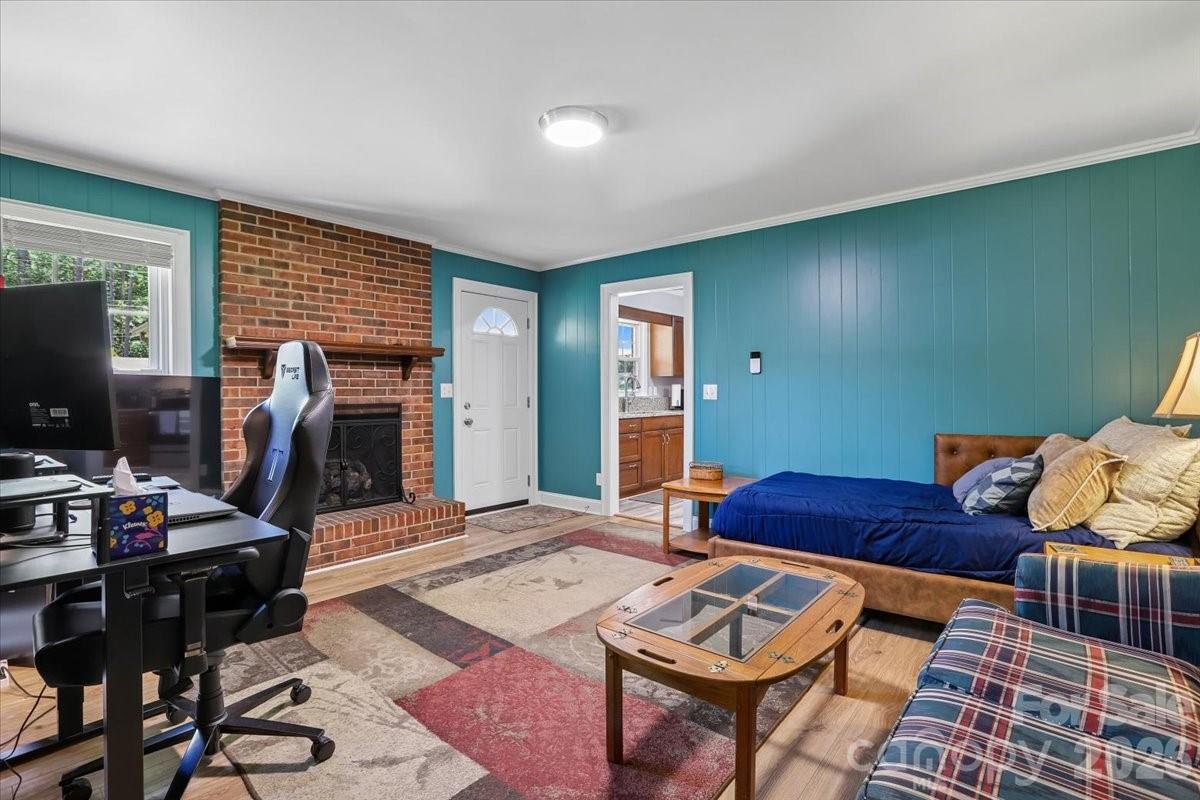 13507 Four Oaks Lane — Matthews