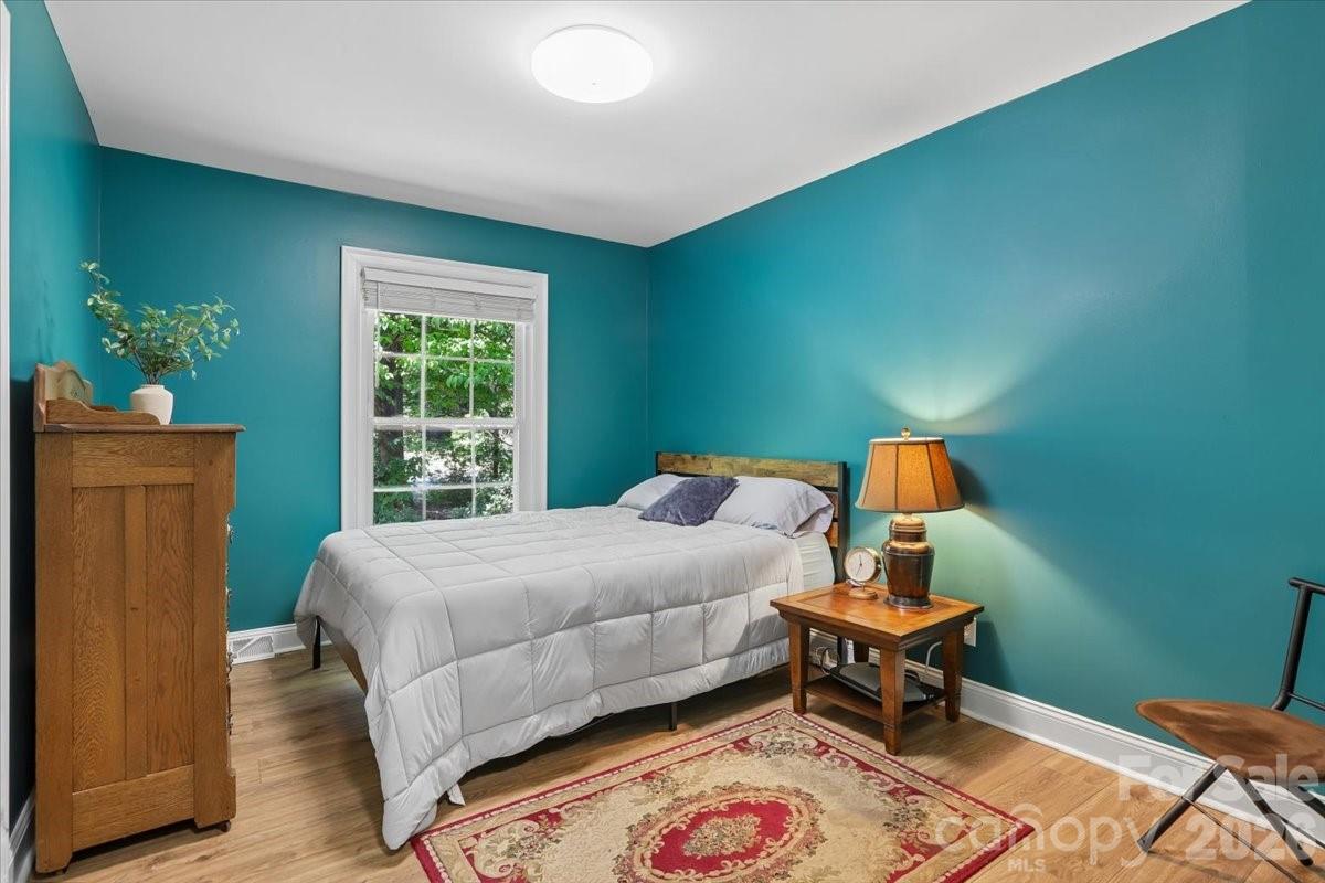 13507 Four Oaks Lane — Matthews