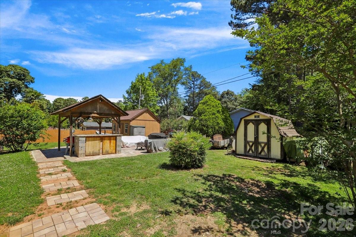 13507 Four Oaks Lane — Matthews