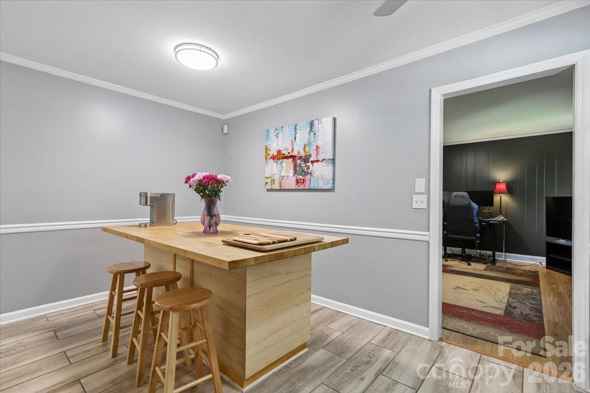 13507 Four Oaks Lane — Matthews