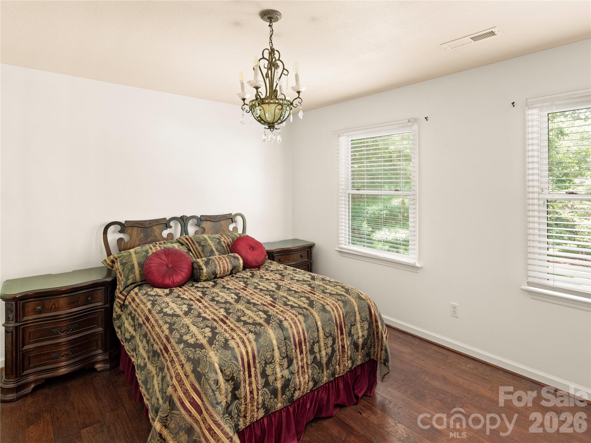 105 Braeside Circle — Asheville