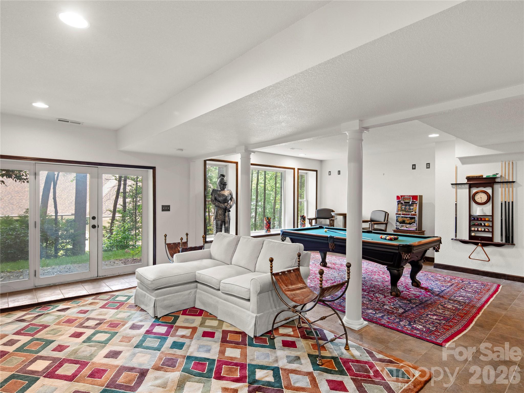 105 Braeside Circle — Asheville