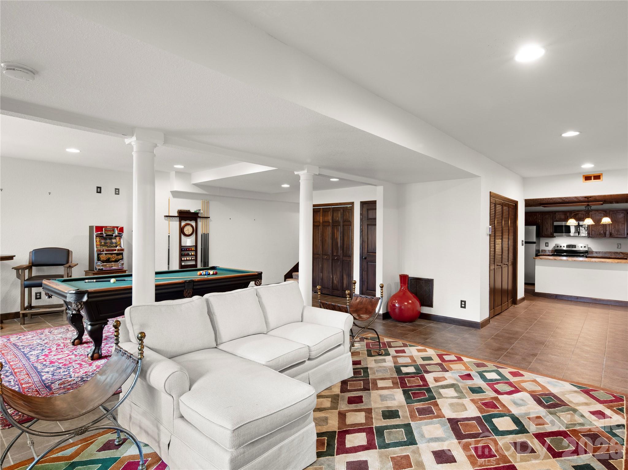 105 Braeside Circle — Asheville