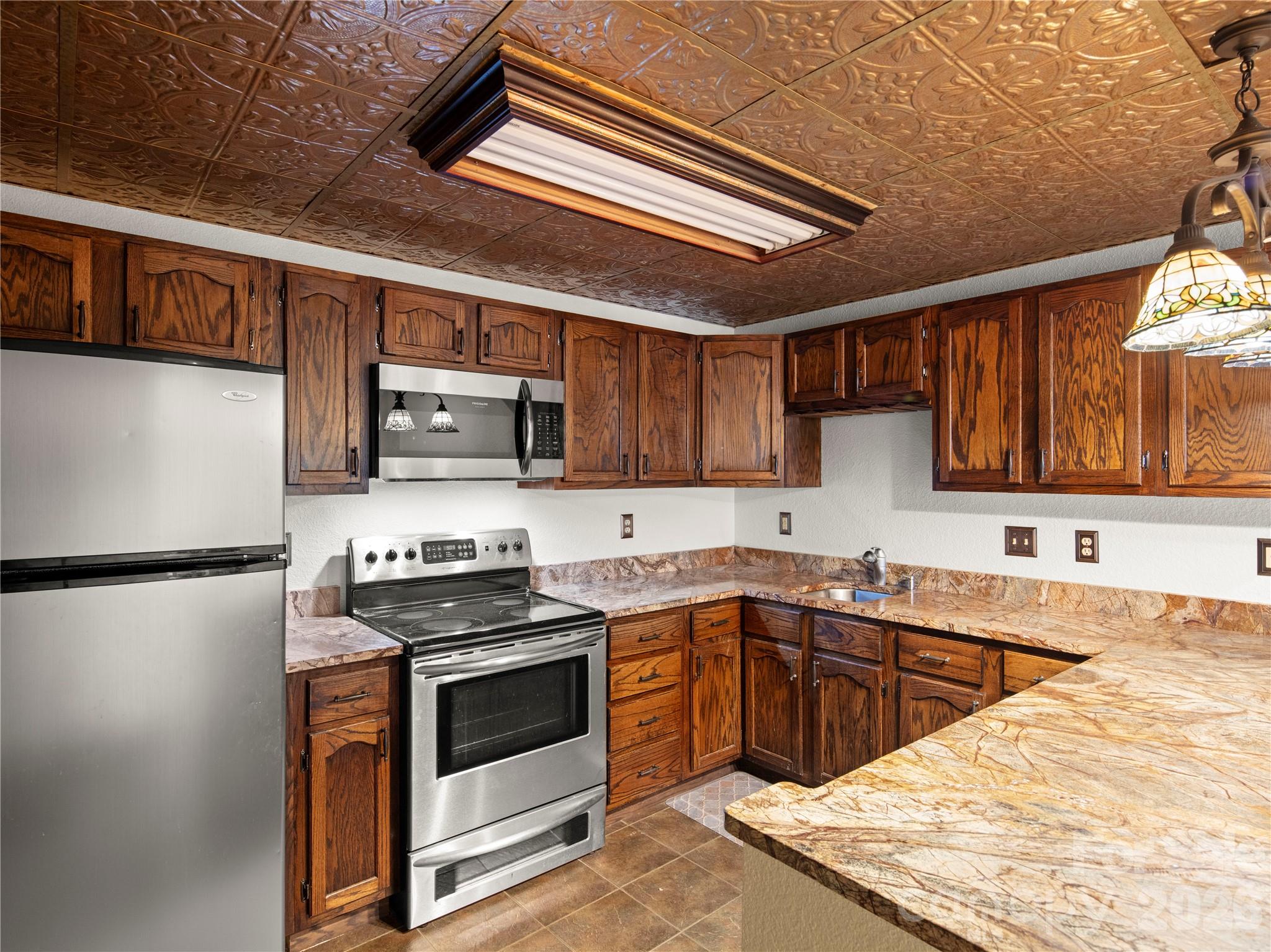 105 Braeside Circle — Asheville
