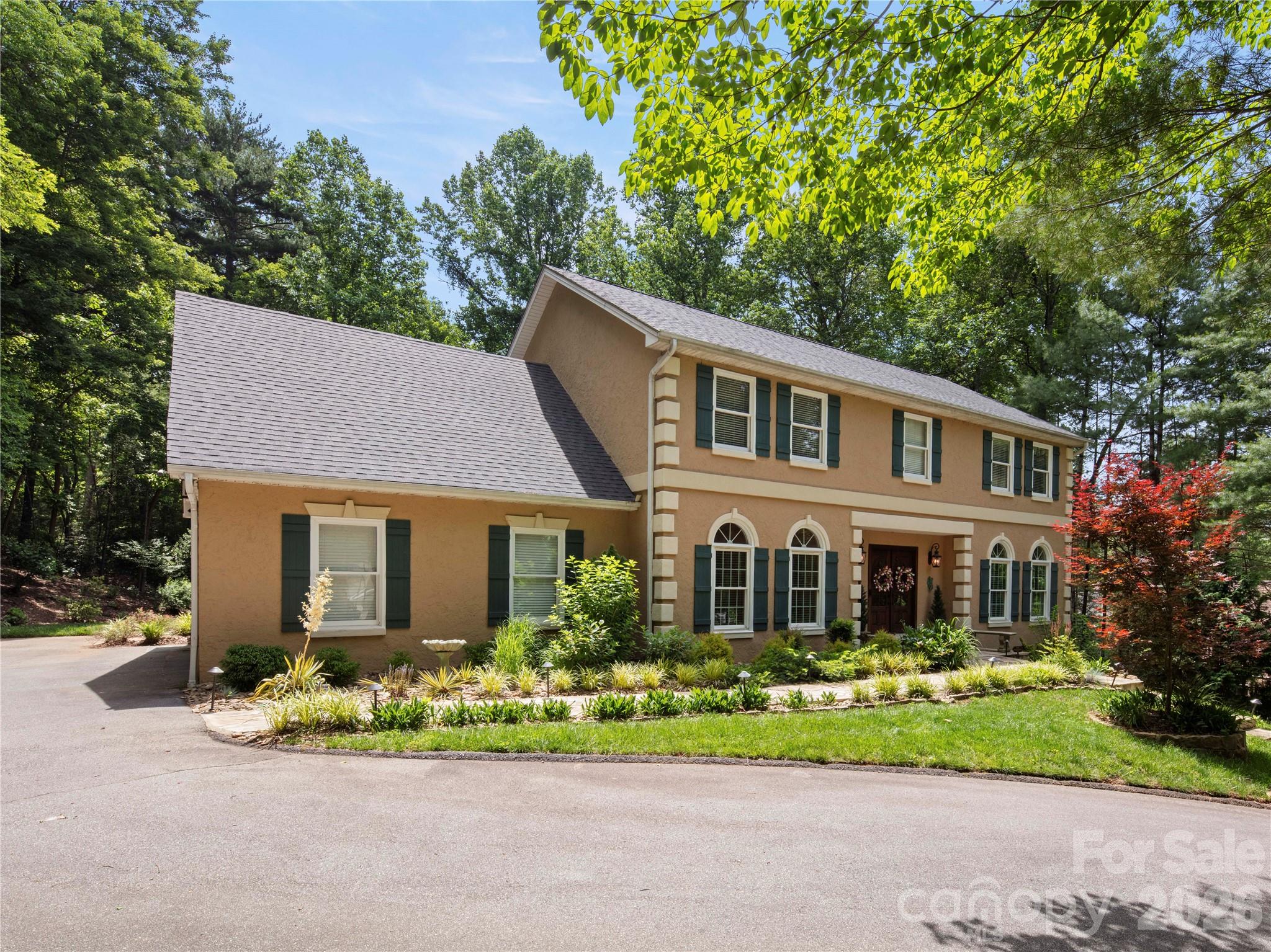 105 Braeside Circle — Asheville