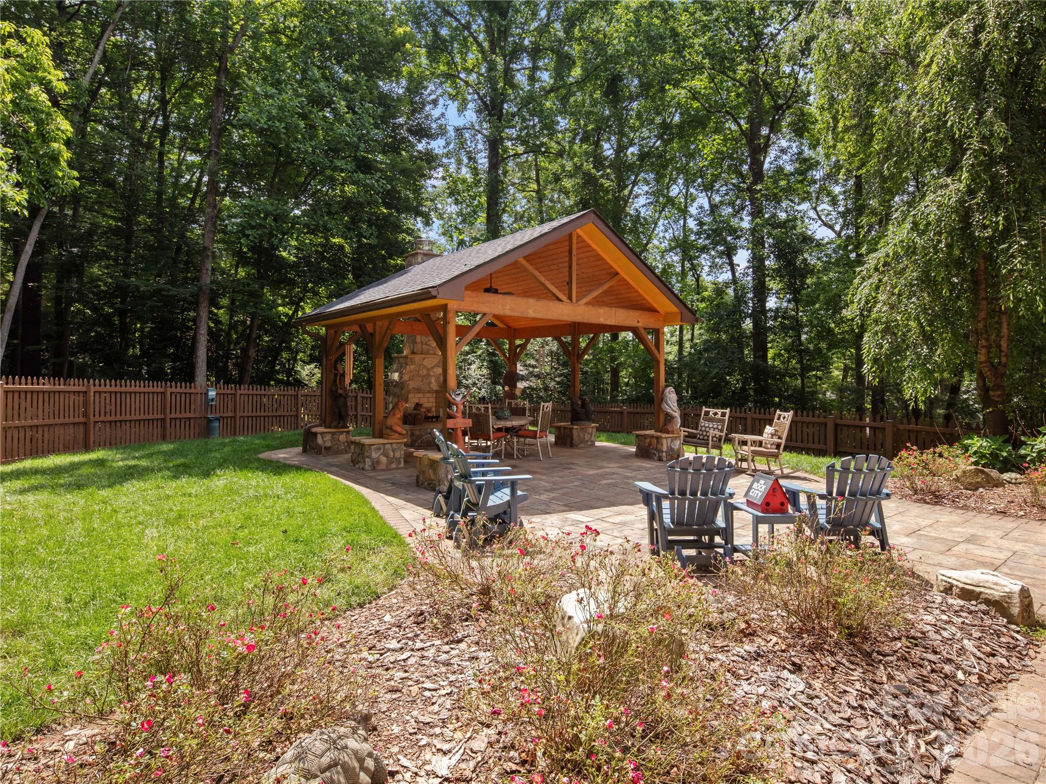 105 Braeside Circle — Asheville