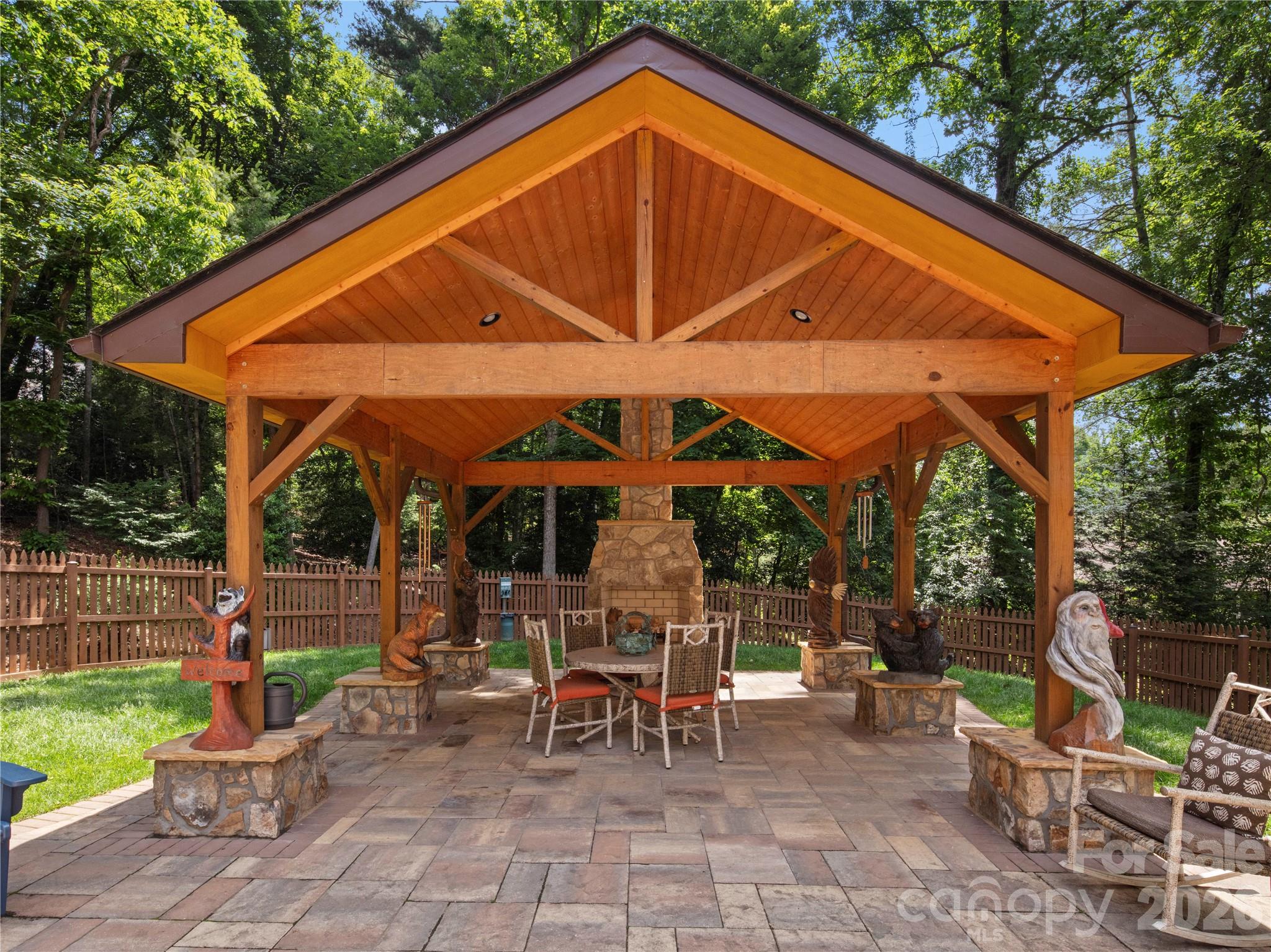105 Braeside Circle — Asheville